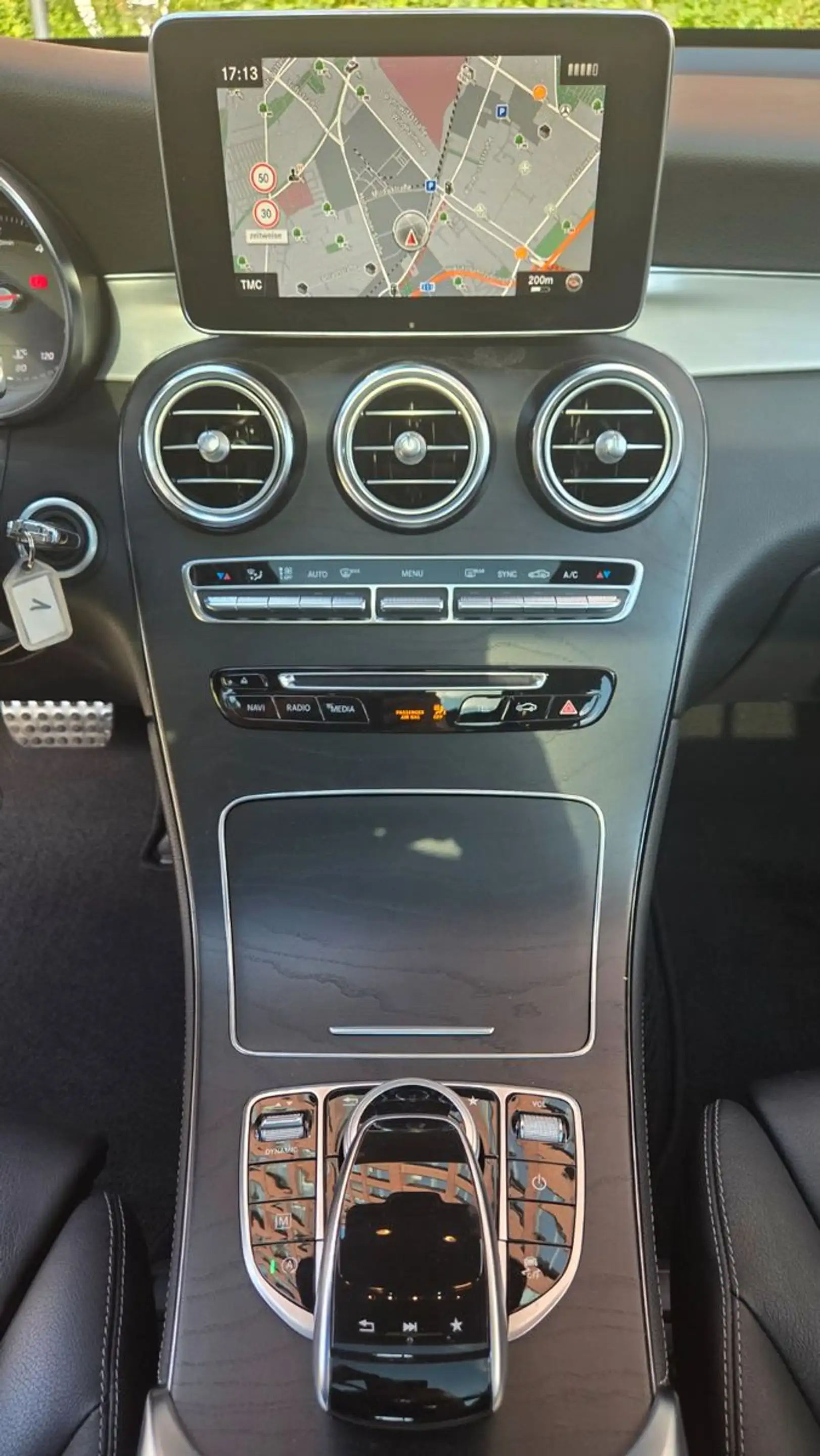 Mercedes-Benz GLC 350 d 4Matic*AMG*PANO*DISTR*AHK*TOTW*KEYLESS — photo 11