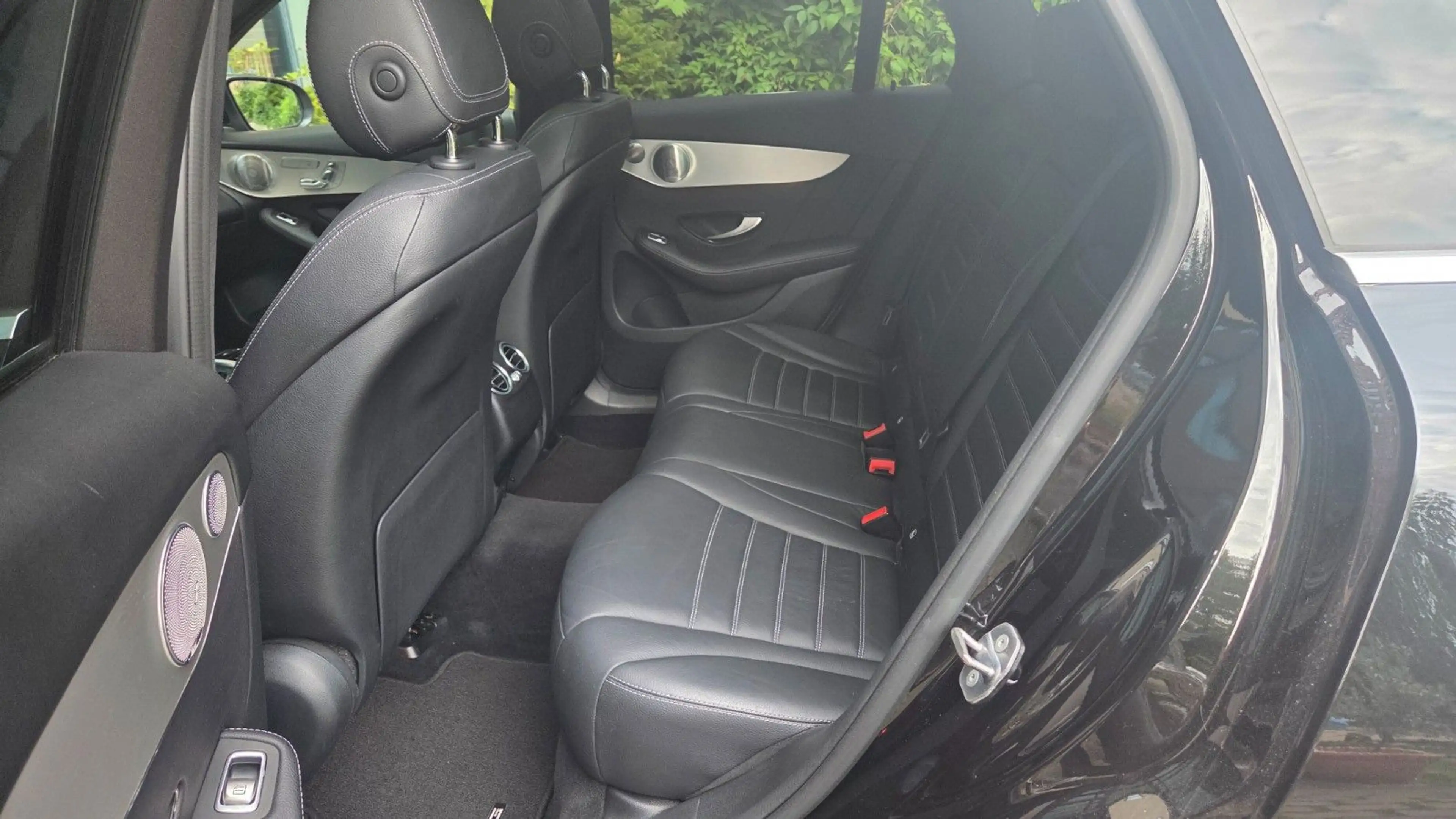Mercedes-Benz GLC 350 d 4Matic*AMG*PANO*DISTR*AHK*TOTW*KEYLESS — photo 10