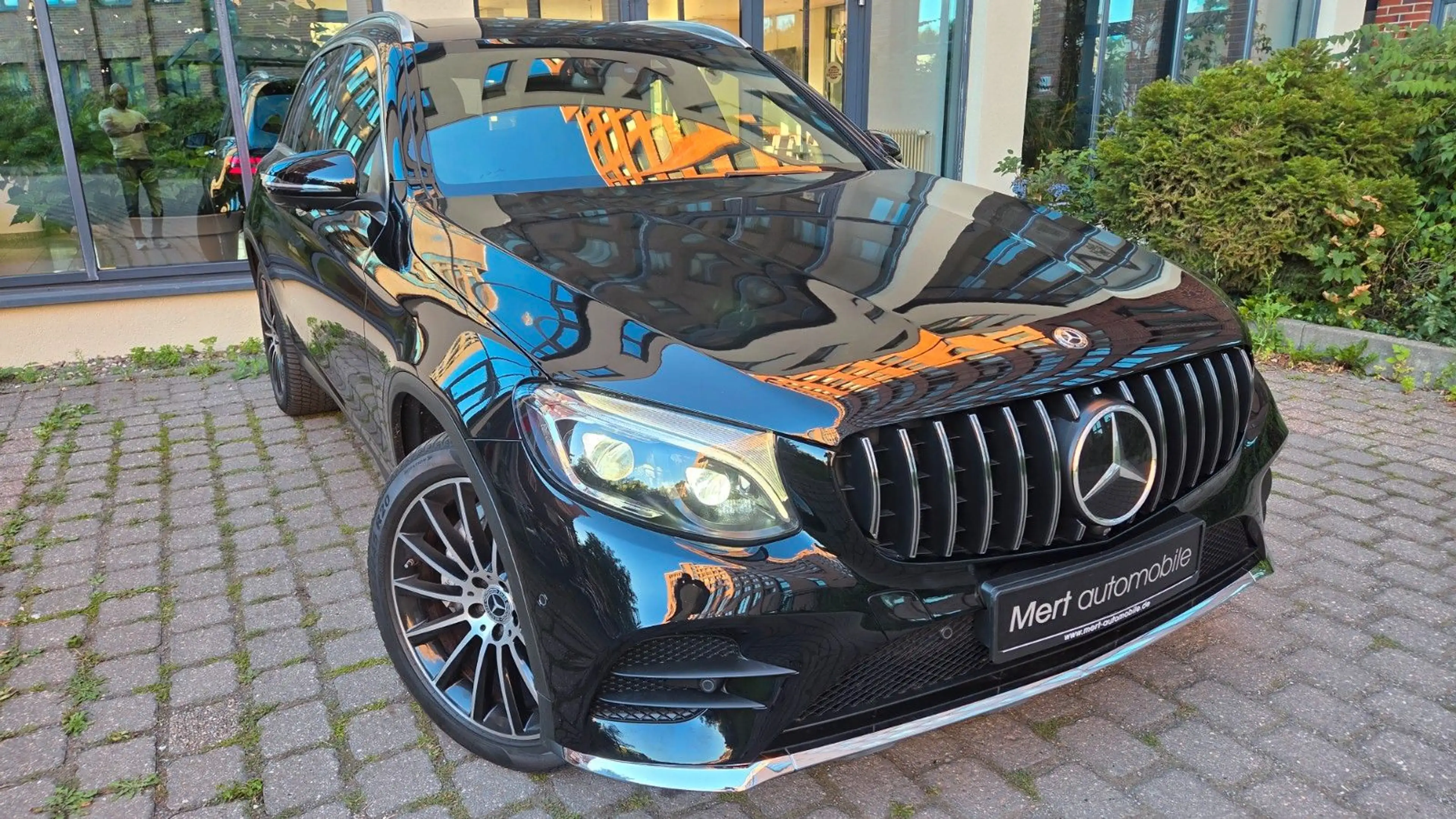 Mercedes-Benz GLC 350 d 4Matic*AMG*PANO*DISTR*AHK*TOTW*KEYLESS