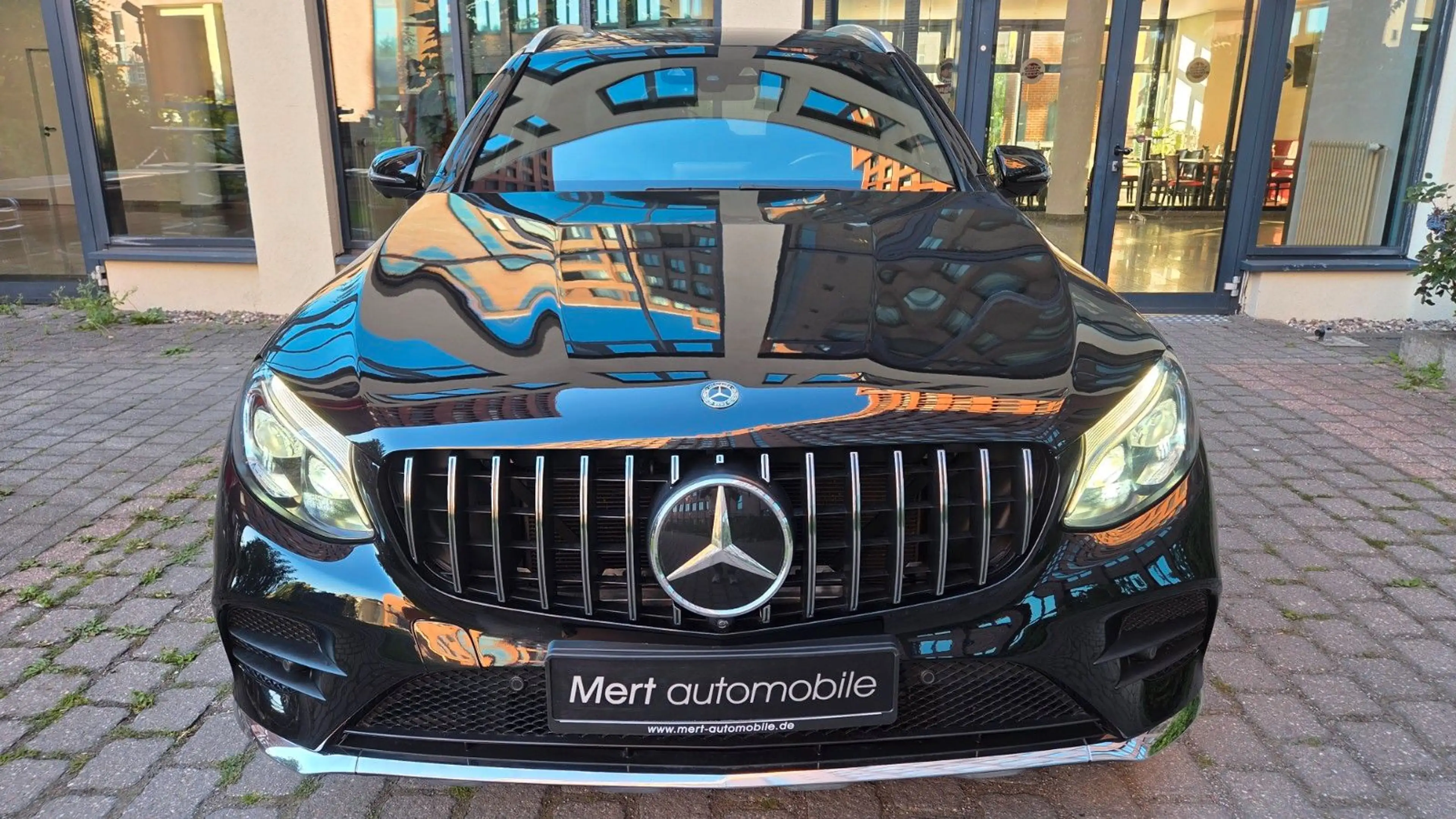 Mercedes-Benz GLC 350 d 4Matic*AMG*PANO*DISTR*AHK*TOTW*KEYLESS — photo 2