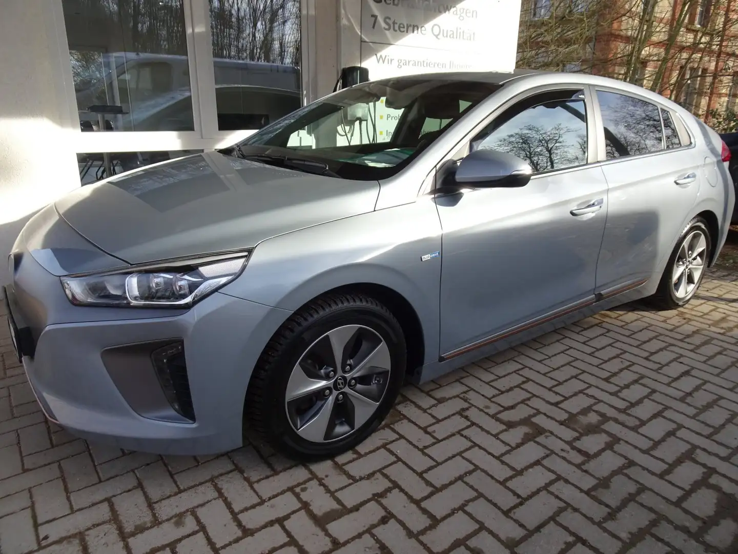 Hyundai IONIQ Elektro Style +WÄRMEPUMPE +CARPLAY +WKR Gümüş rengi - 2