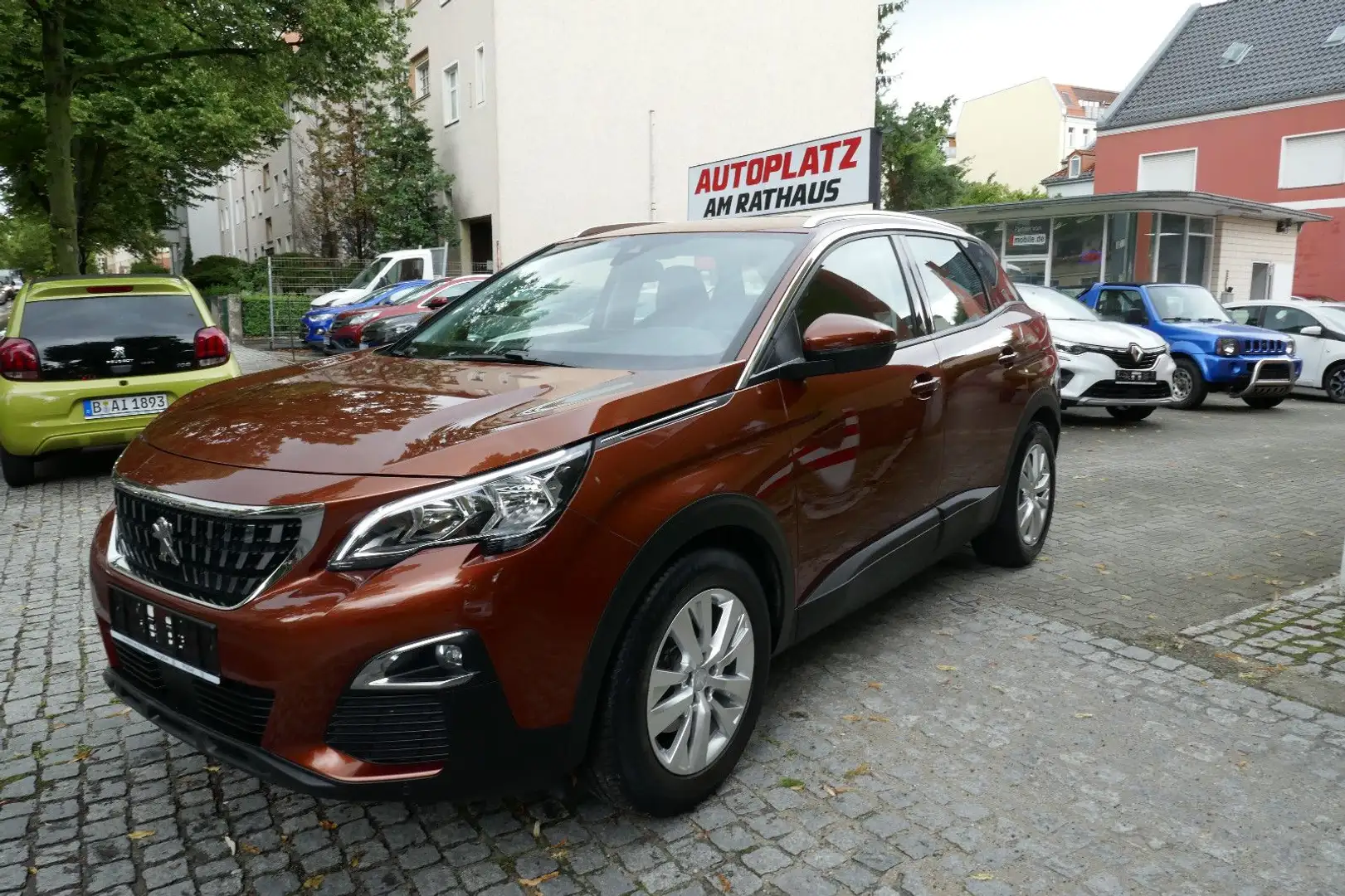 Peugeot 3008 Active, Navi, PDC vo+hi Brun - 1