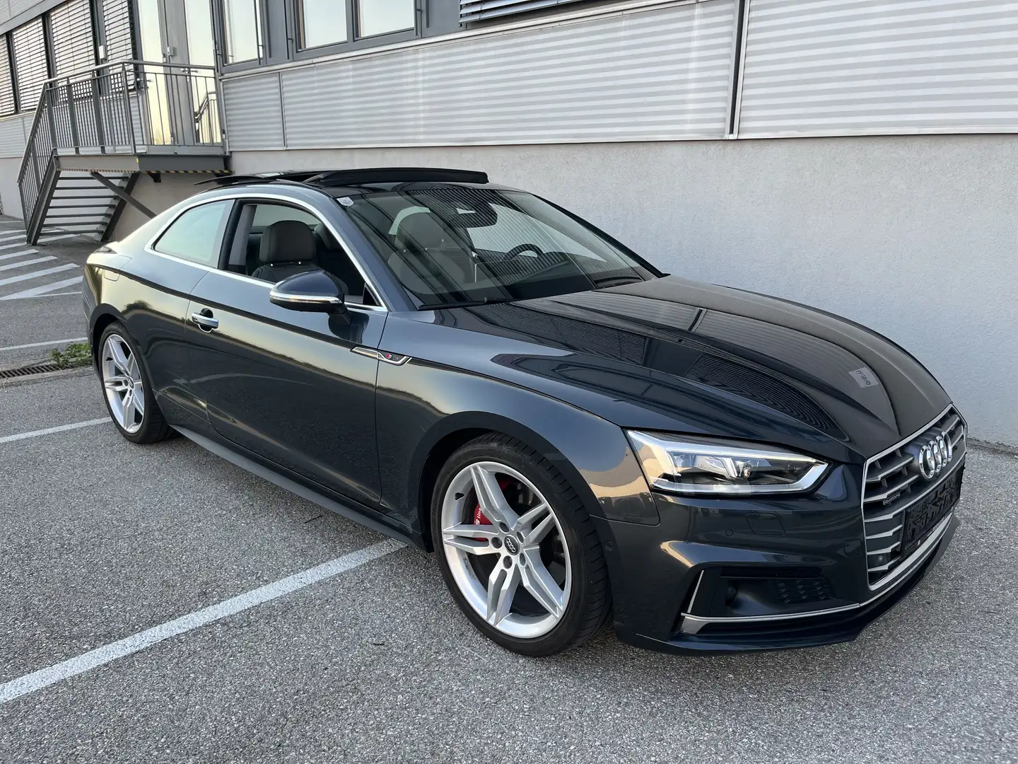 Audi A5 Coupé 2,0 TFSI quattro sport S-tronic Grau - 1
