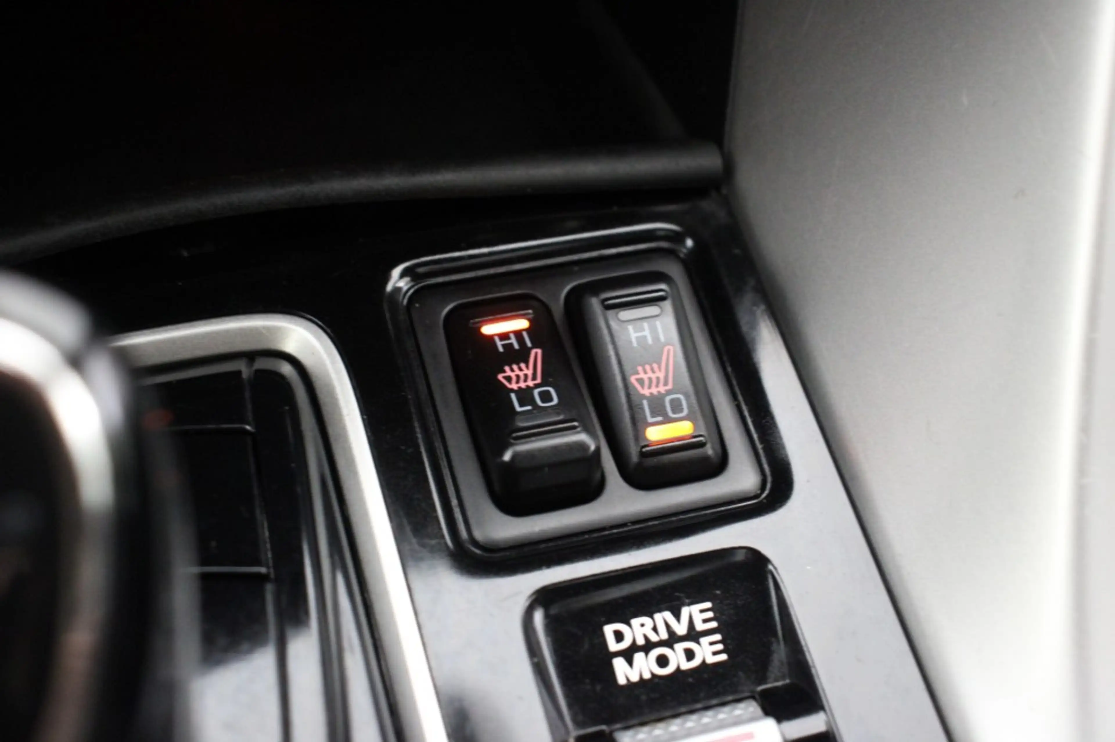 Nissan Qashqai 2.4 PHEV Prestige - Carplay, Camera, Leer, Schuif — photo 8