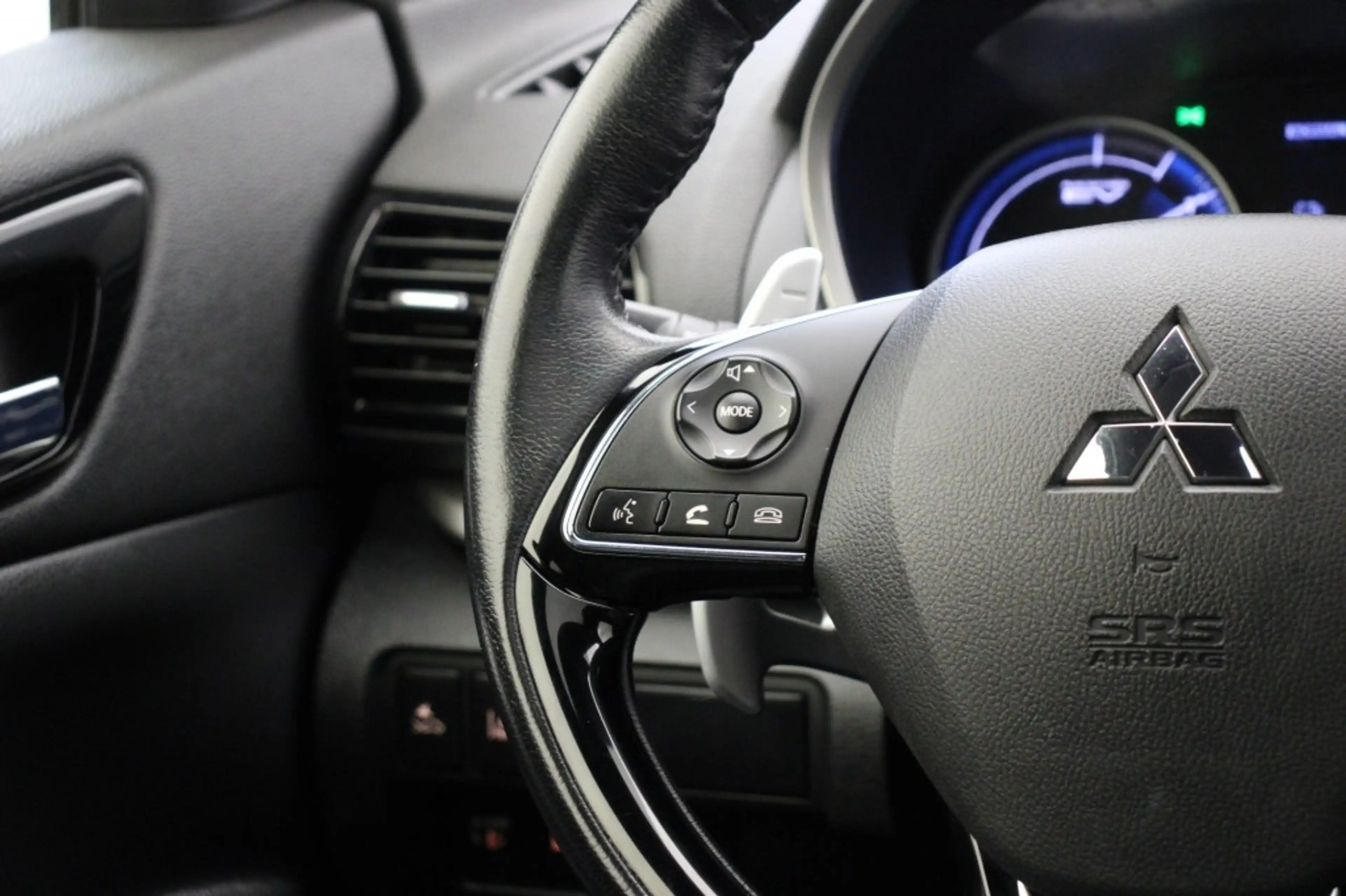 Nissan Qashqai 2.4 PHEV Prestige - Carplay, Camera, Leer, Schuif — photo 26