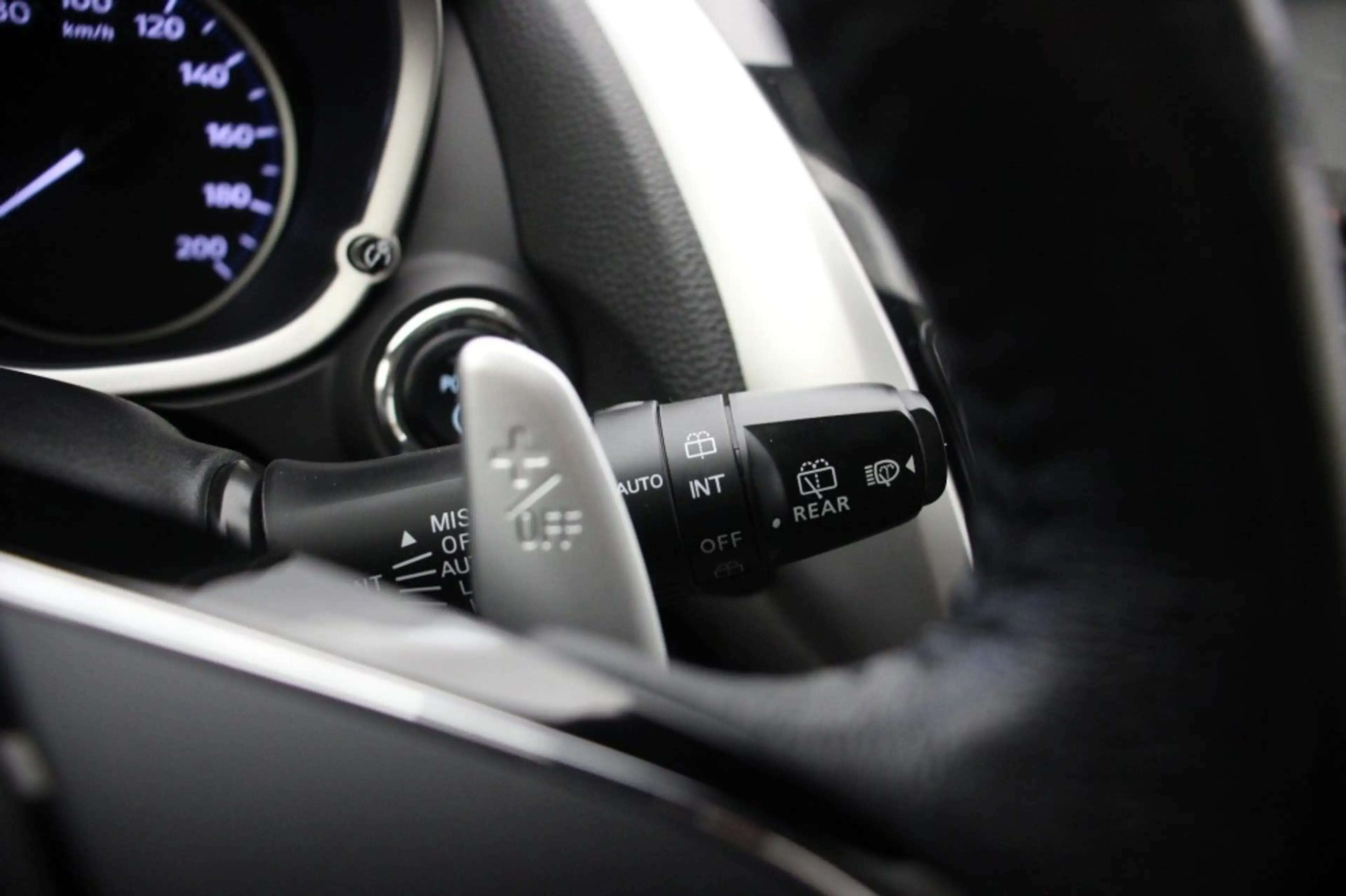 Nissan Qashqai 2.4 PHEV Prestige - Carplay, Camera, Leer, Schuif — photo 30