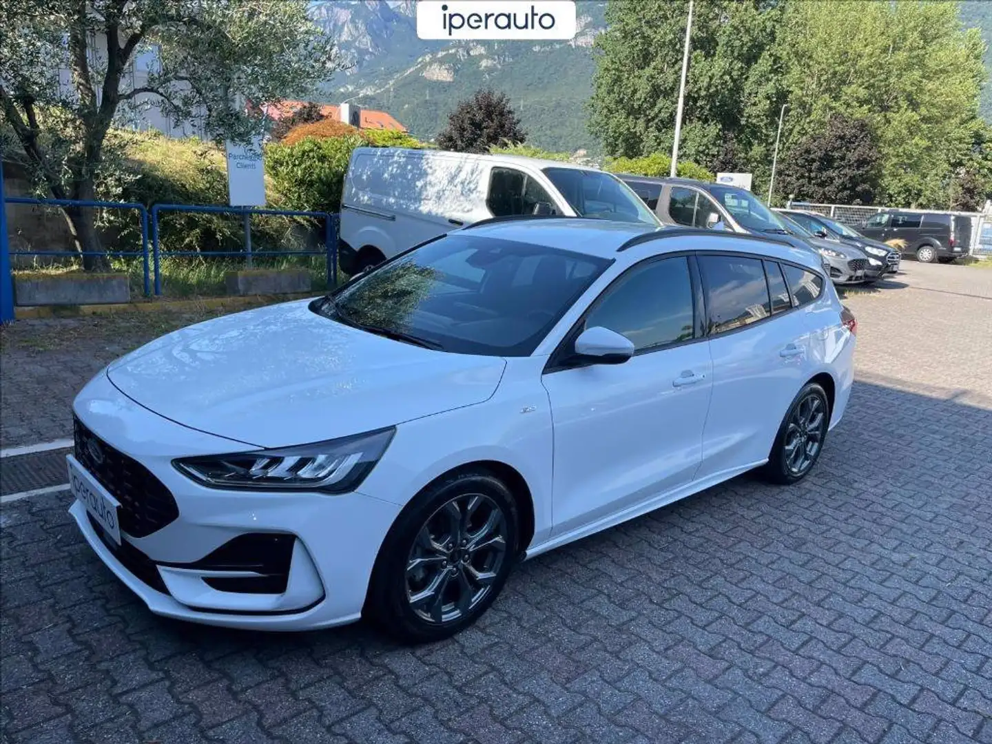 Ford Focus sw 1.0t ecoboost h st-line 125cv Bianco - 1