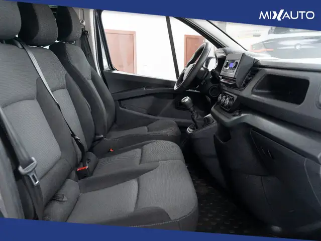 Renault Trafic view 14