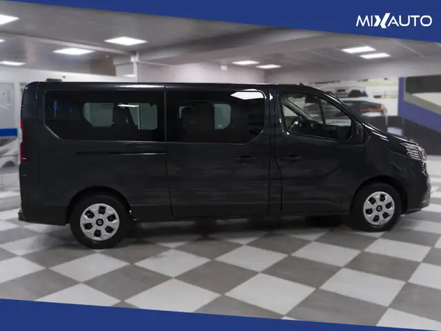 Renault Trafic view 6