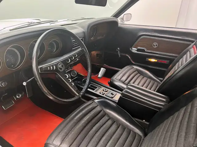 Ford Mustang view 2