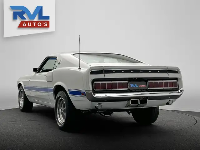 Ford Mustang view 6