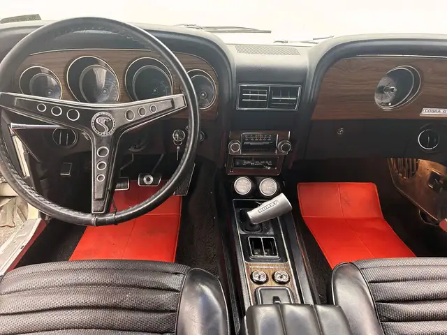 Ford Mustang view 4