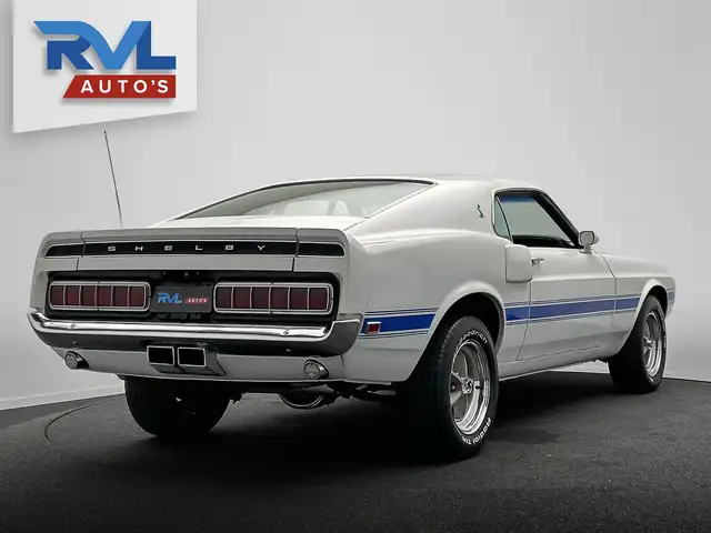 Ford Mustang view 29