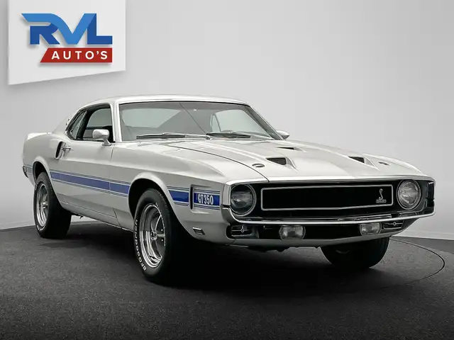 Ford Mustang view 5