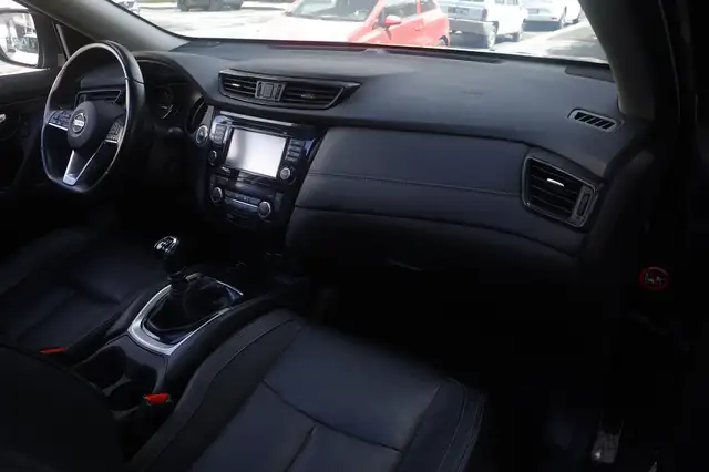 Nissan X-Trail view 11