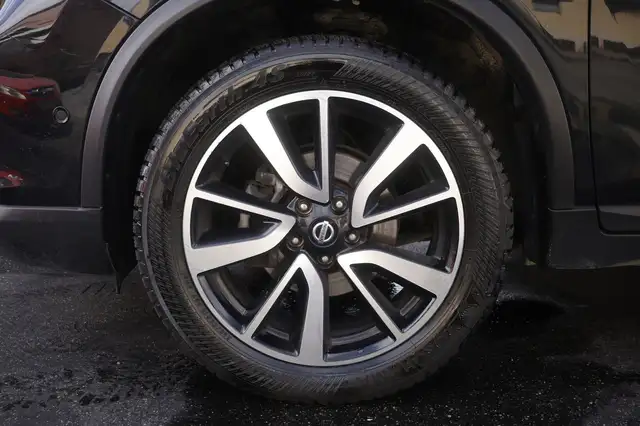 Nissan X-Trail view 6