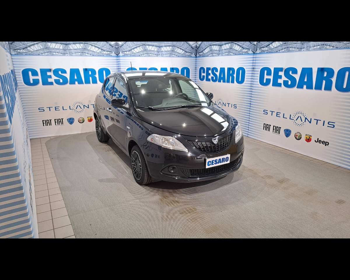 Lancia Ypsilon 1.0 FireFly Hybrid Platino