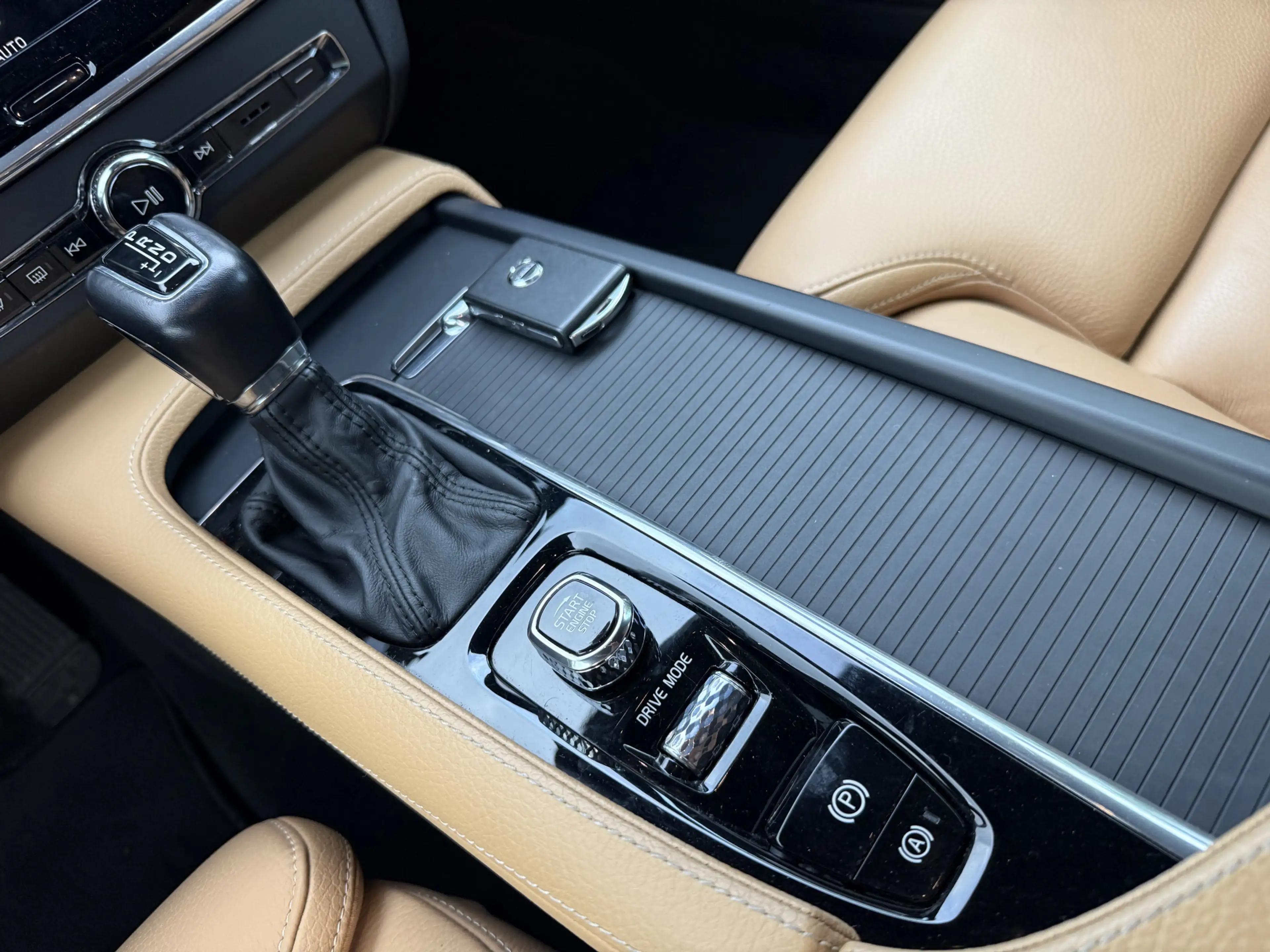 Volvo S90 2.0 T4 Momentum+ 190pk Aut., Navi | Leer — photo 13
