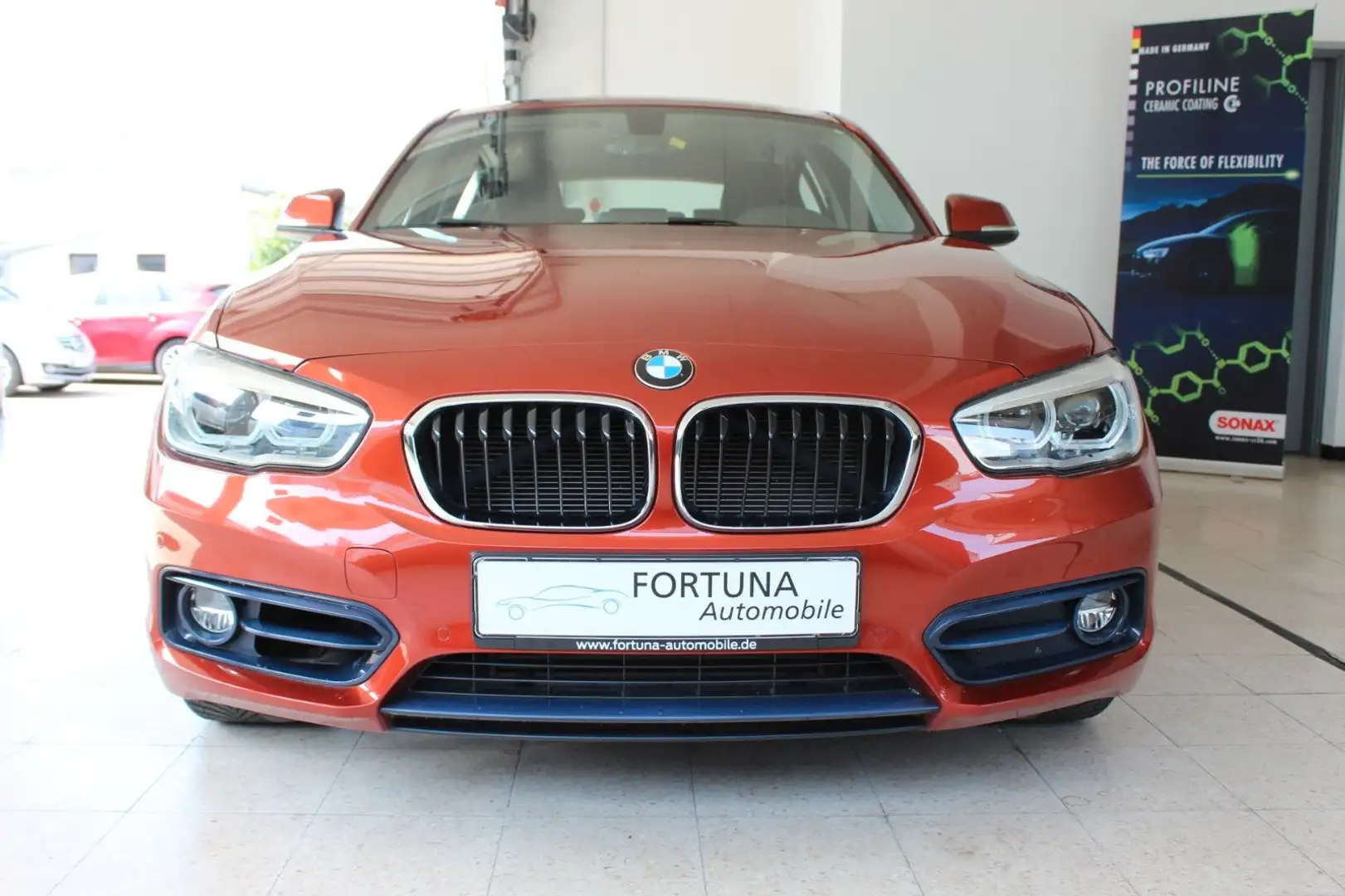 BMW 118 i Sport Line Navi LED AHK abnehmbar RTTI Orange - 2