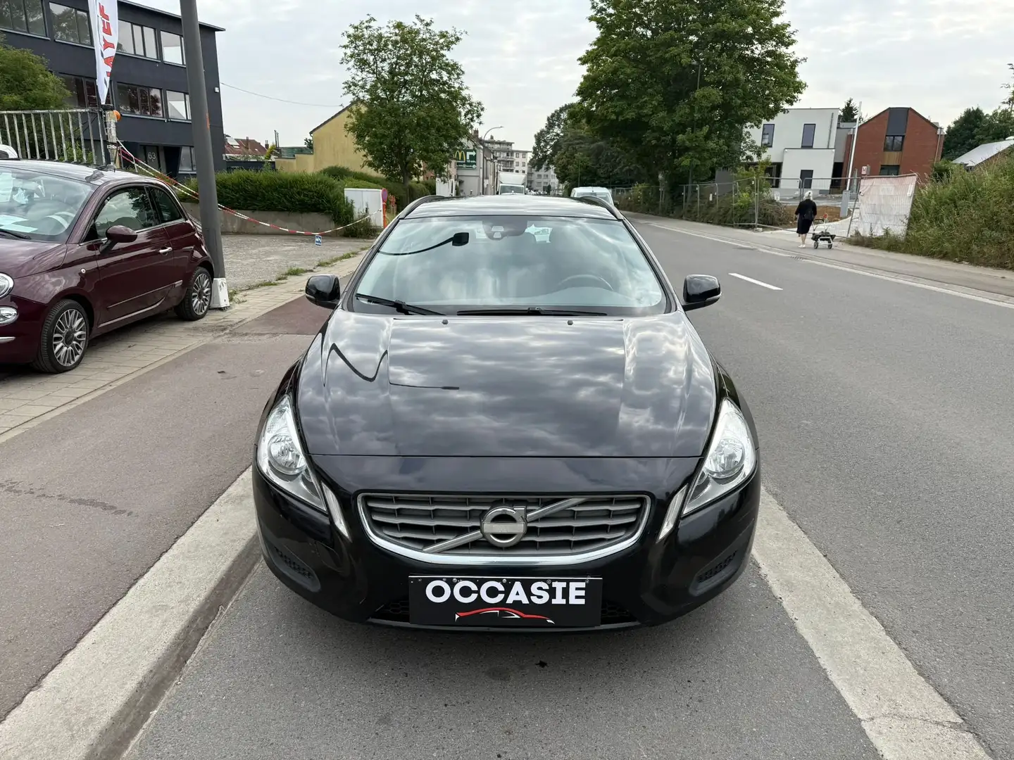Volvo V60 1.6 D DRIVe Kinetic Start/Stop Šedá - 2