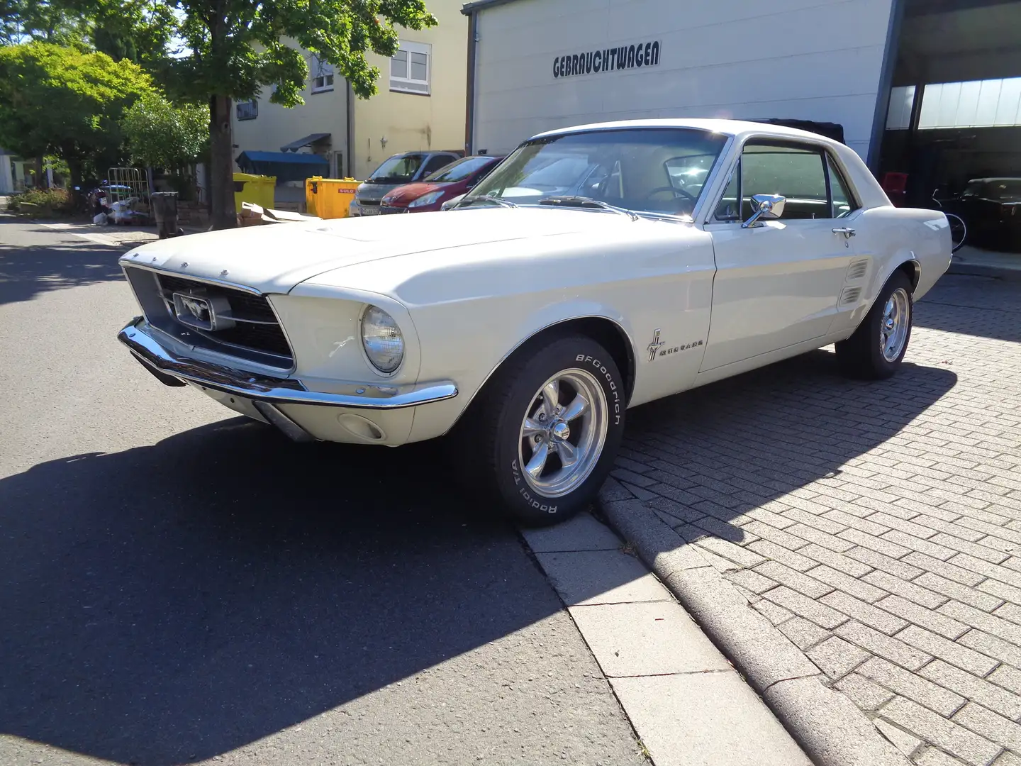 Ford Mustang Coupe 4.7ltr. V8 Automatik top Zustand Weiß - 1