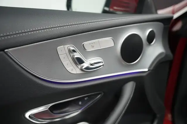 Mercedes-Benz E-Class view 11