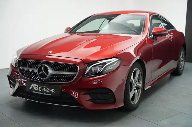 Mercedes-Benz E-Class view 4