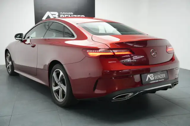 Mercedes-Benz E-Class view 6