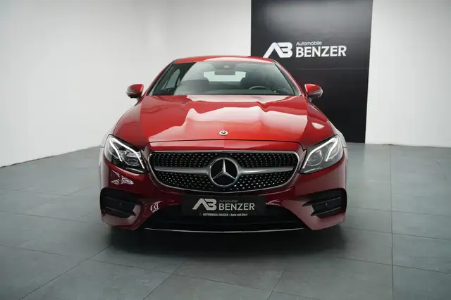 Mercedes-Benz E-Class view 3