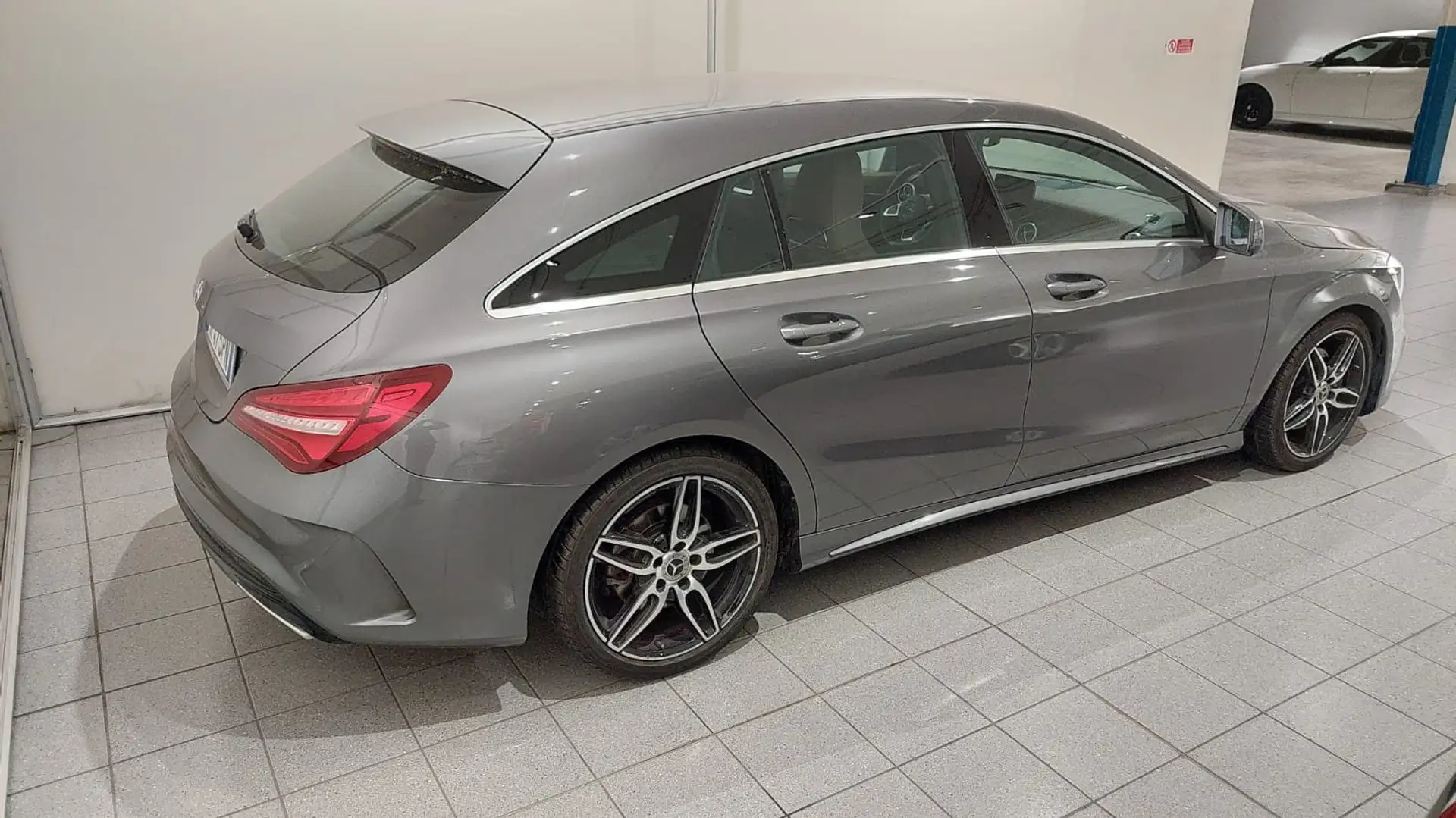 Mercedes-Benz CLA 220 CLA Shooting Brake - X117 Sport 4matic Grigio - 2