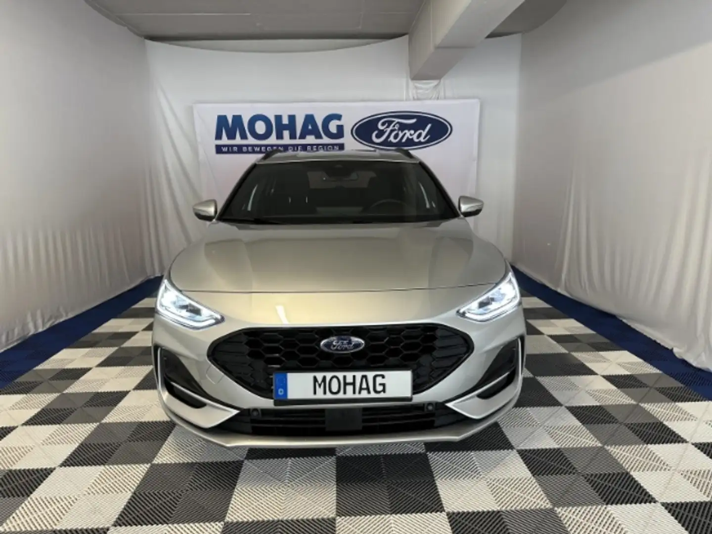 Ford Focus Turnier 1.0 EcoBoost Mild-Hybrid EU6d ST-Line Fern Zilver - 2