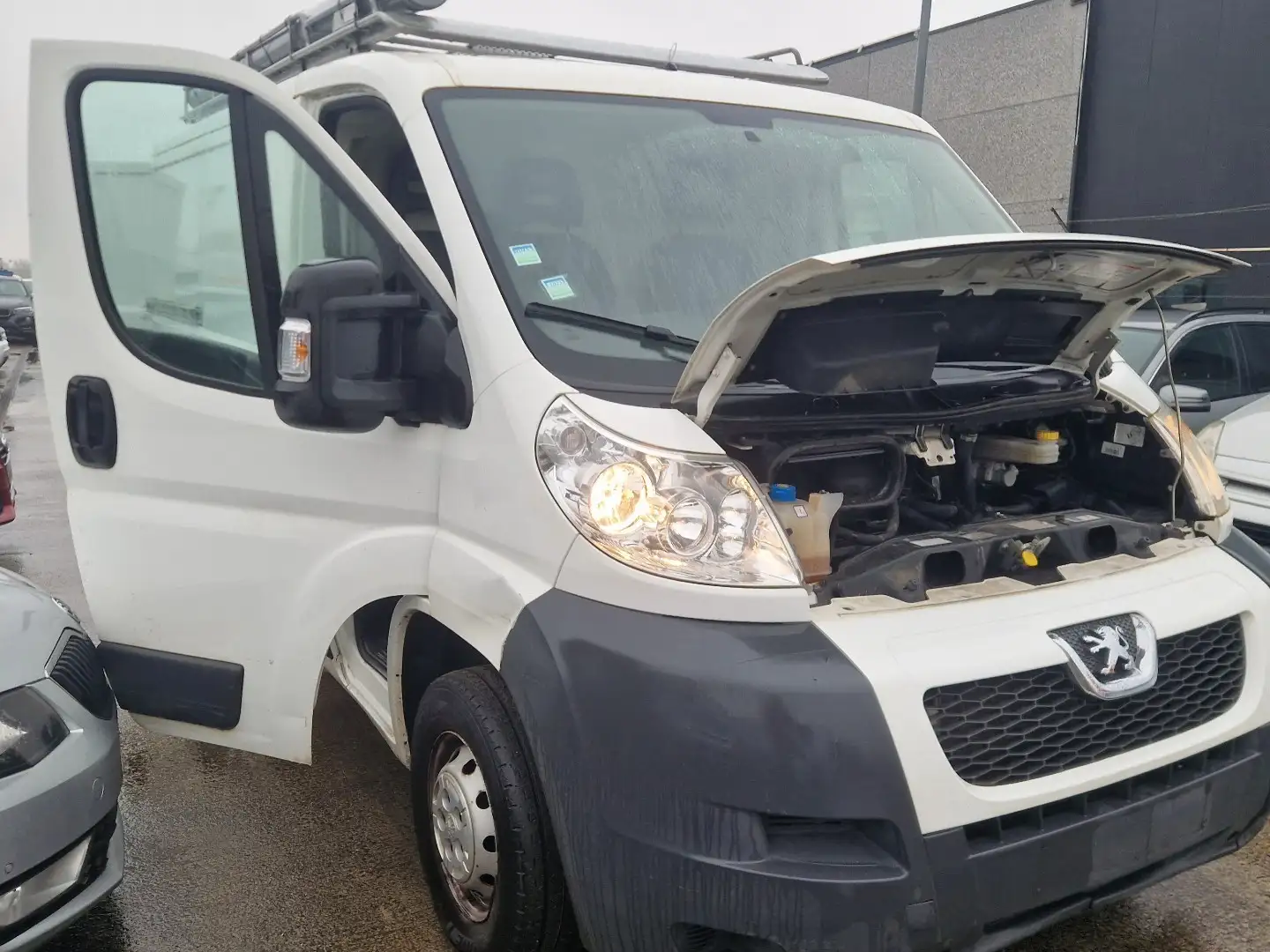 Peugeot Boxer 2.2 HDi L1H1 Premium FAP (EU5) Wit - 2
