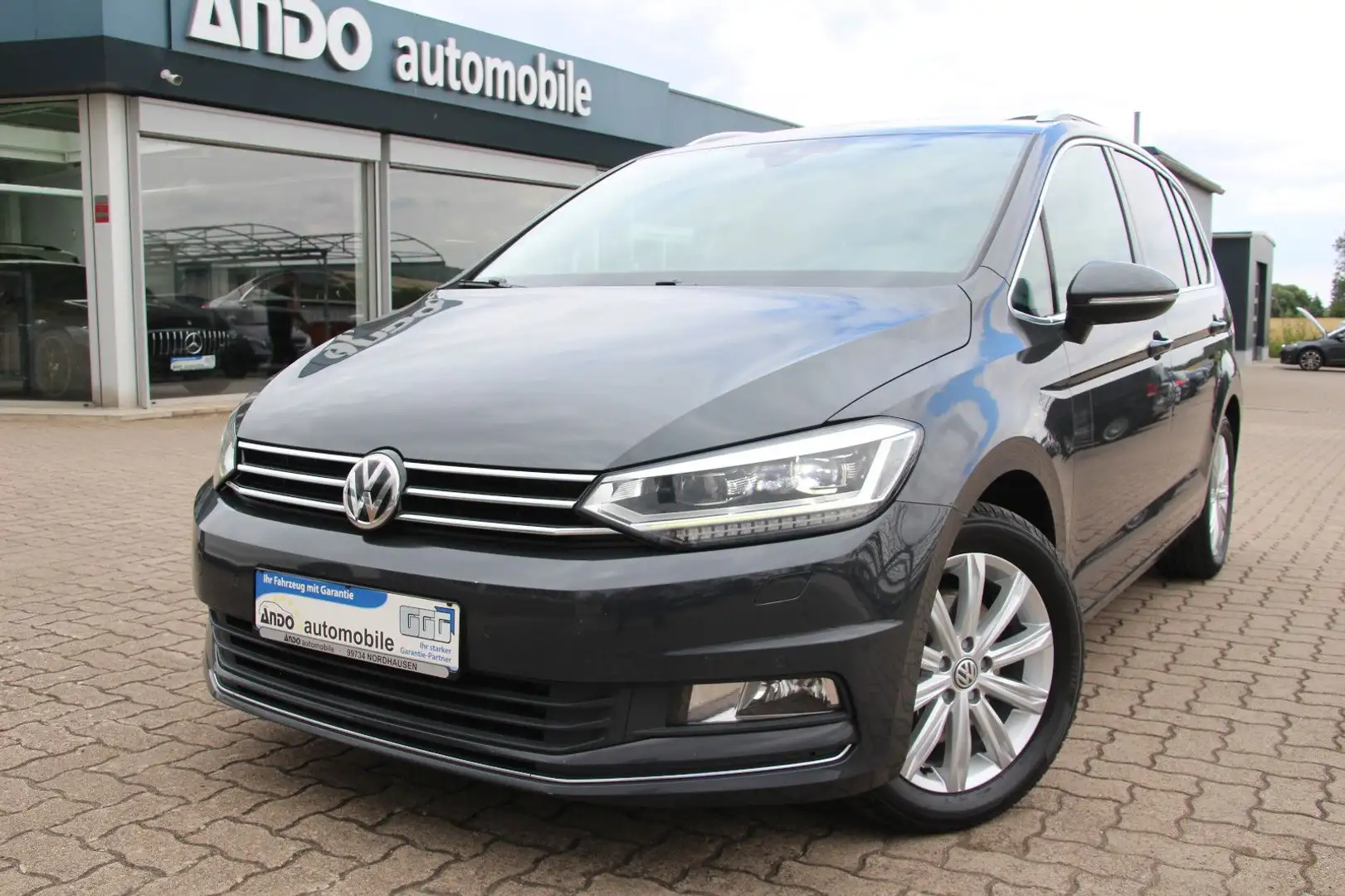 Volkswagen Touran 2.0TDI Highline BMT 7Sitzer LED/Pano/AHK Grau - 2