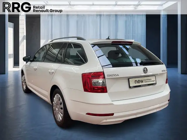 Skoda Octavia view 4