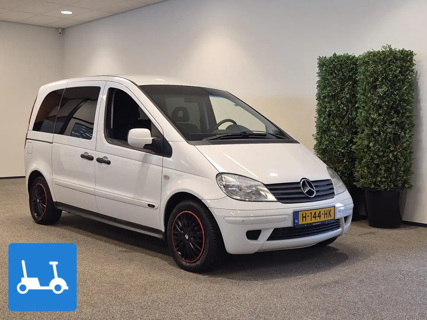 Mercedes-Benz Vaneo incl. kofferbaklift voor scootmobiel of rolstoel / Weiß - 1