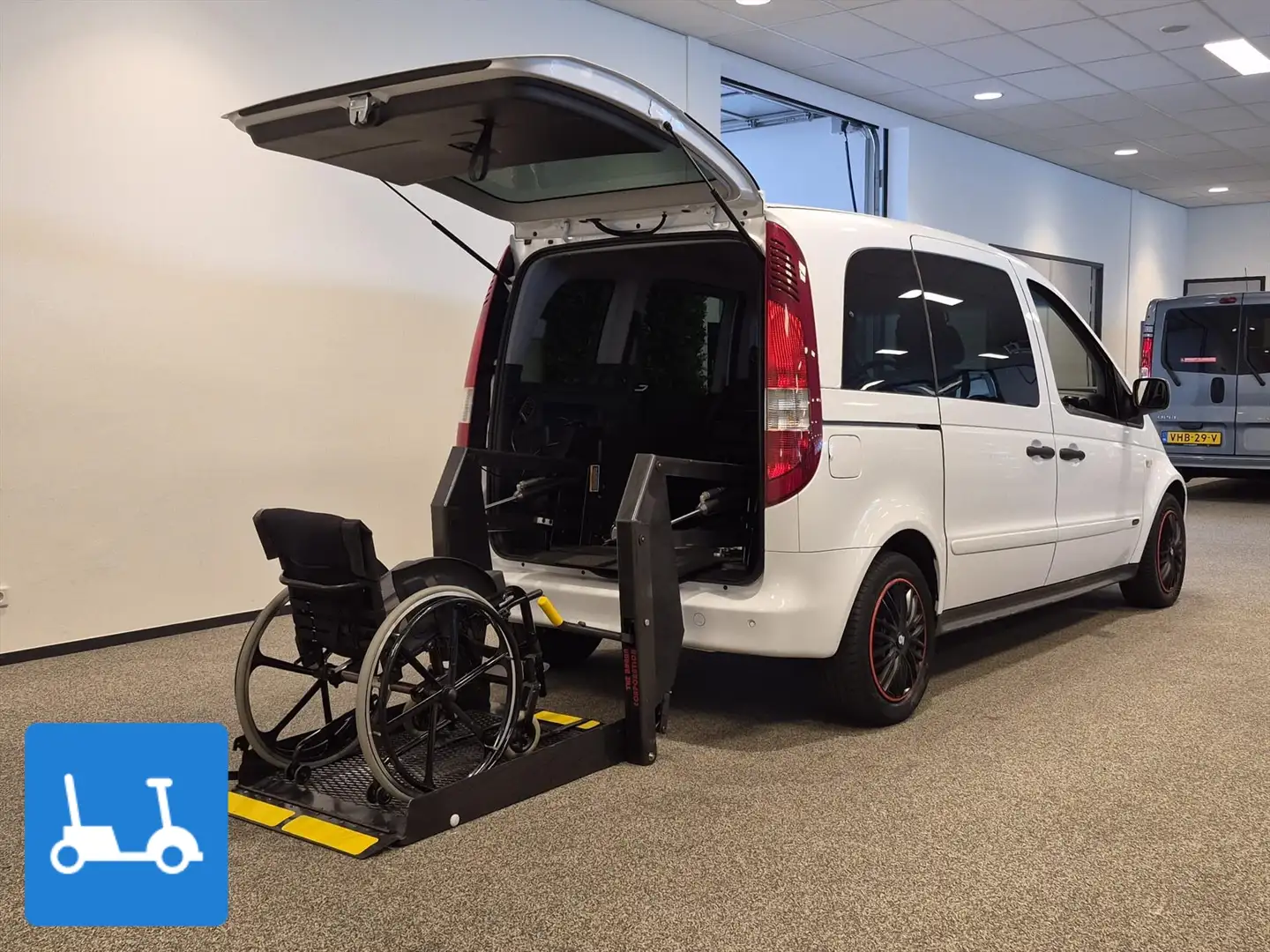 Mercedes-Benz Vaneo incl. kofferbaklift voor scootmobiel of rolstoel / Weiß - 2