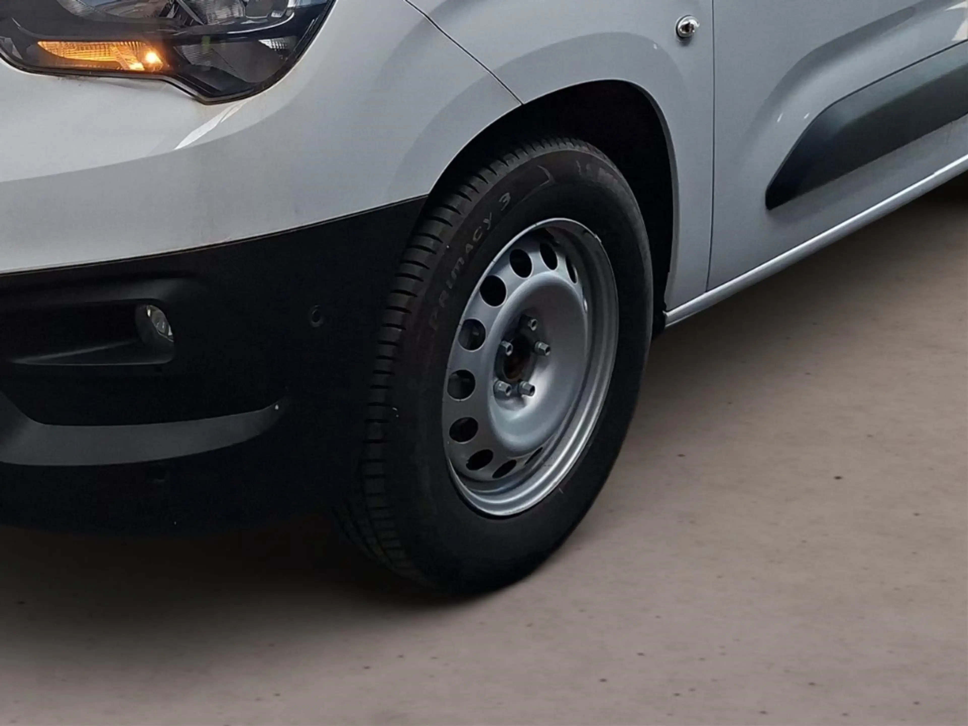 Opel Combo E Cargo Edition +3-phasig+PDC+Sitzheizung+ — photo 7