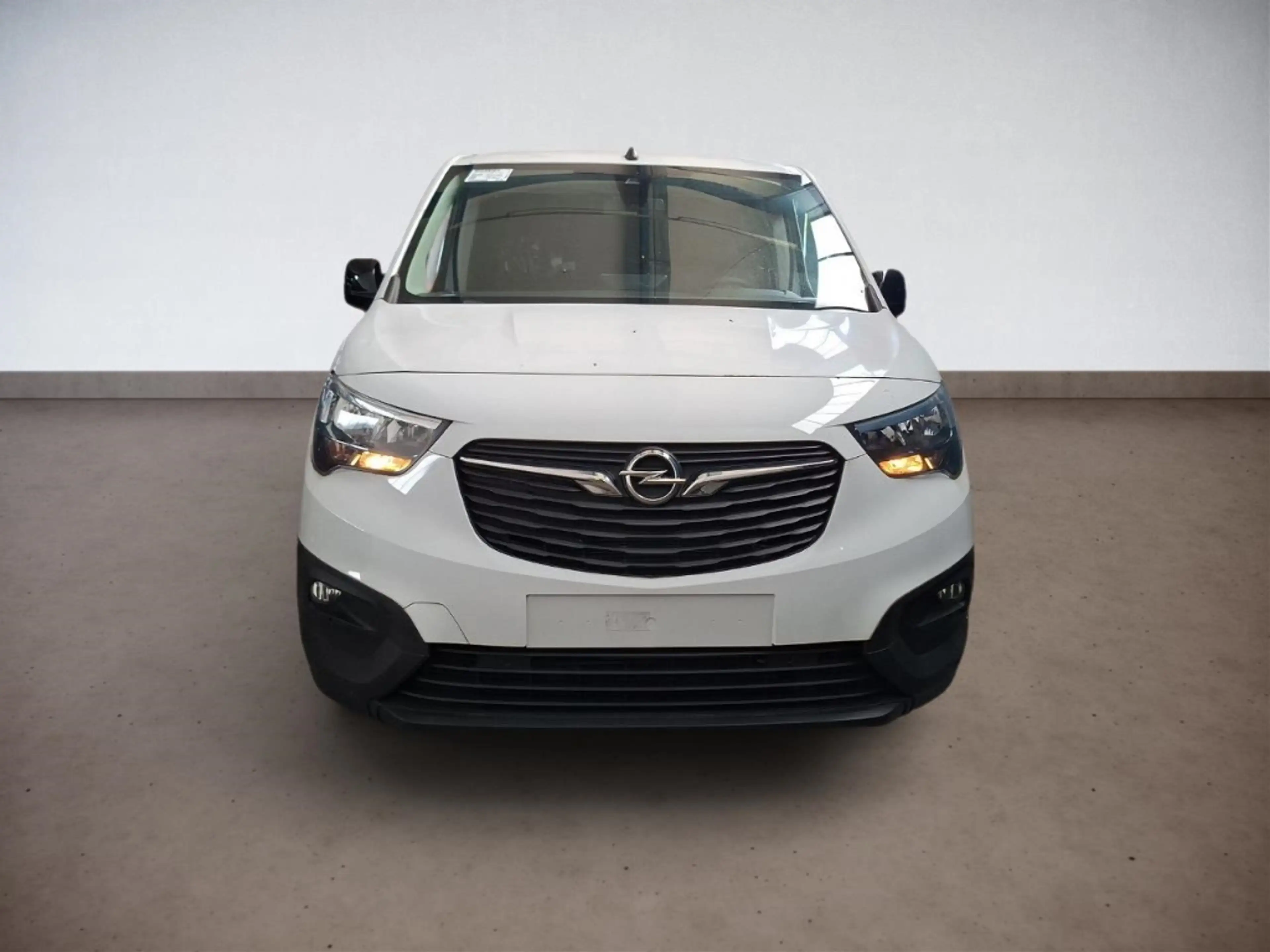 Opel Combo E Cargo Edition +3-phasig+PDC+Sitzheizung+ — photo 5