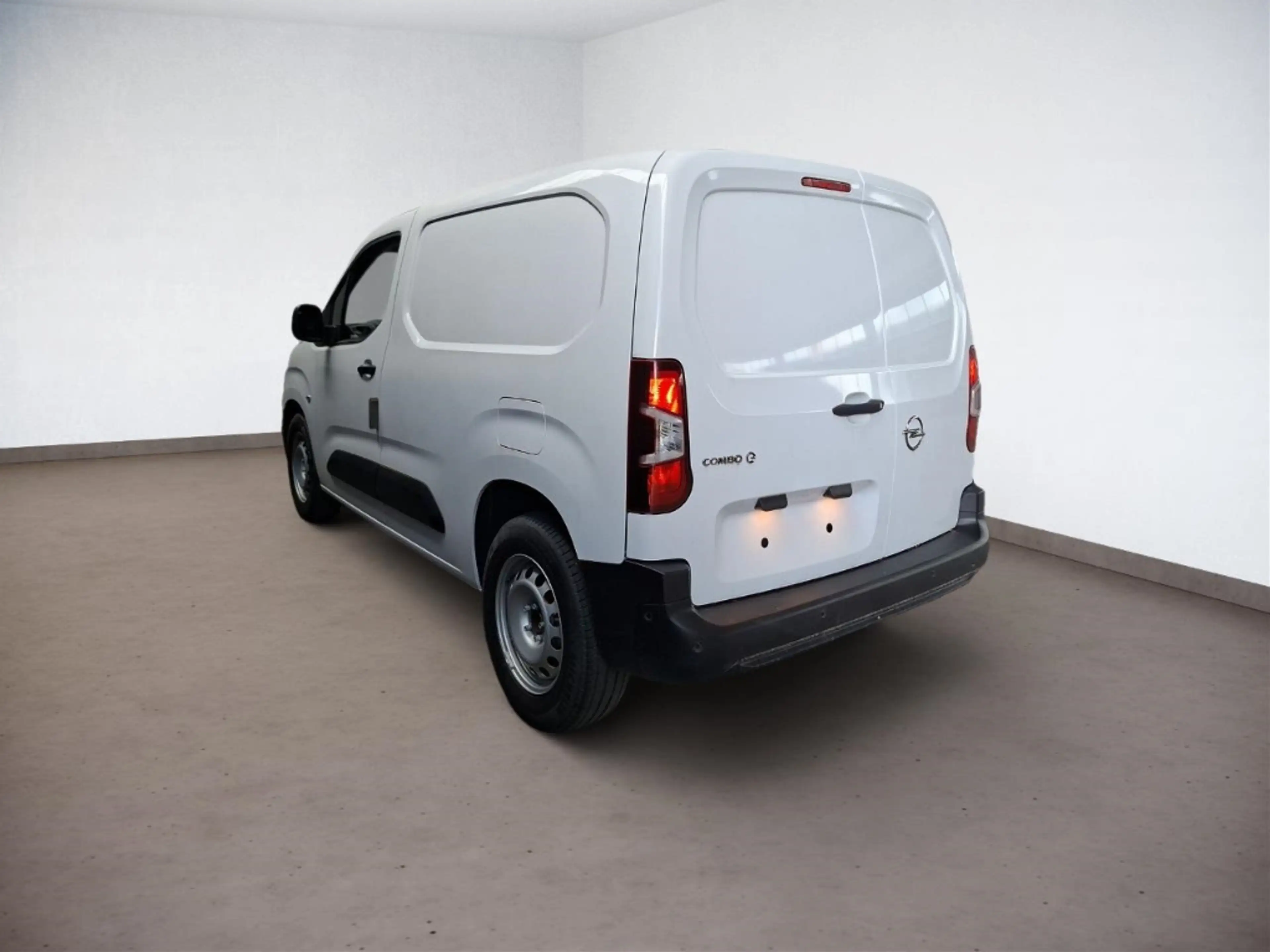 Opel Combo E Cargo Edition +3-phasig+PDC+Sitzheizung+ — photo 4