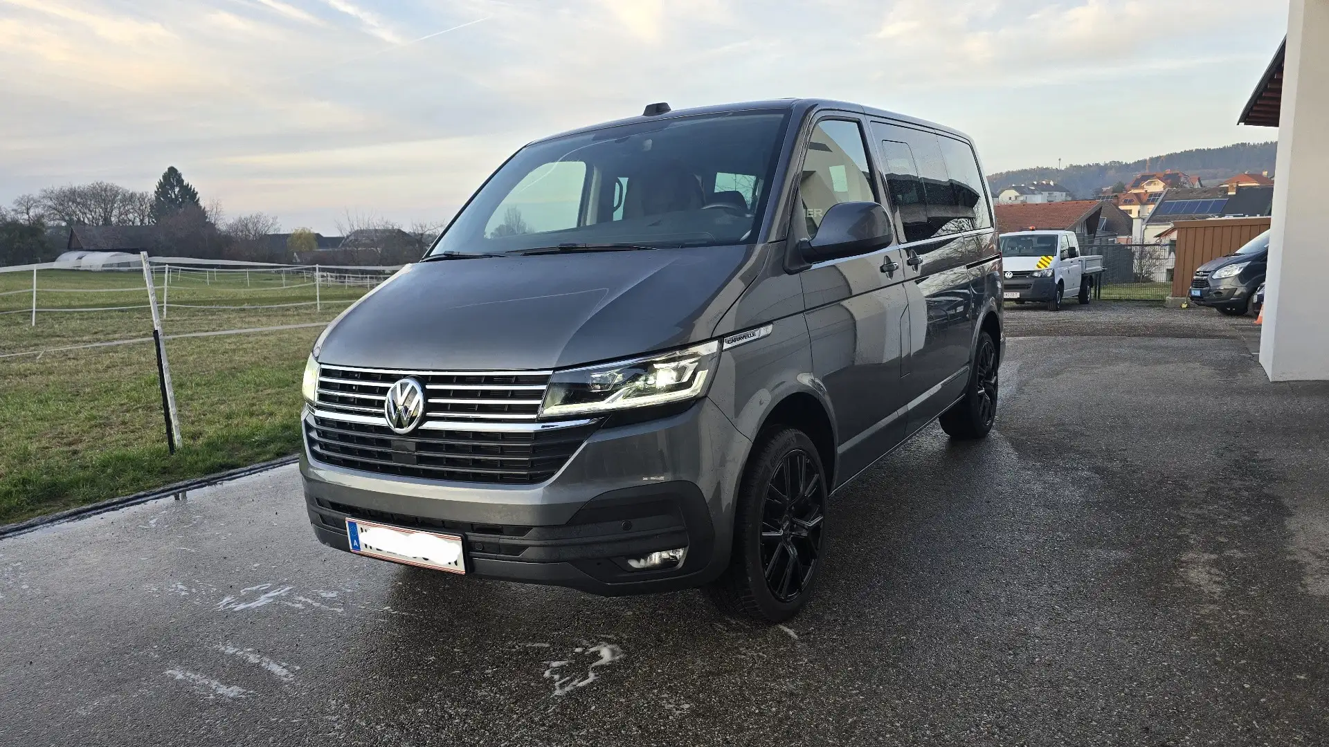 Volkswagen T6.1 Caravelle Comfortline KR TDI Grau - 2
