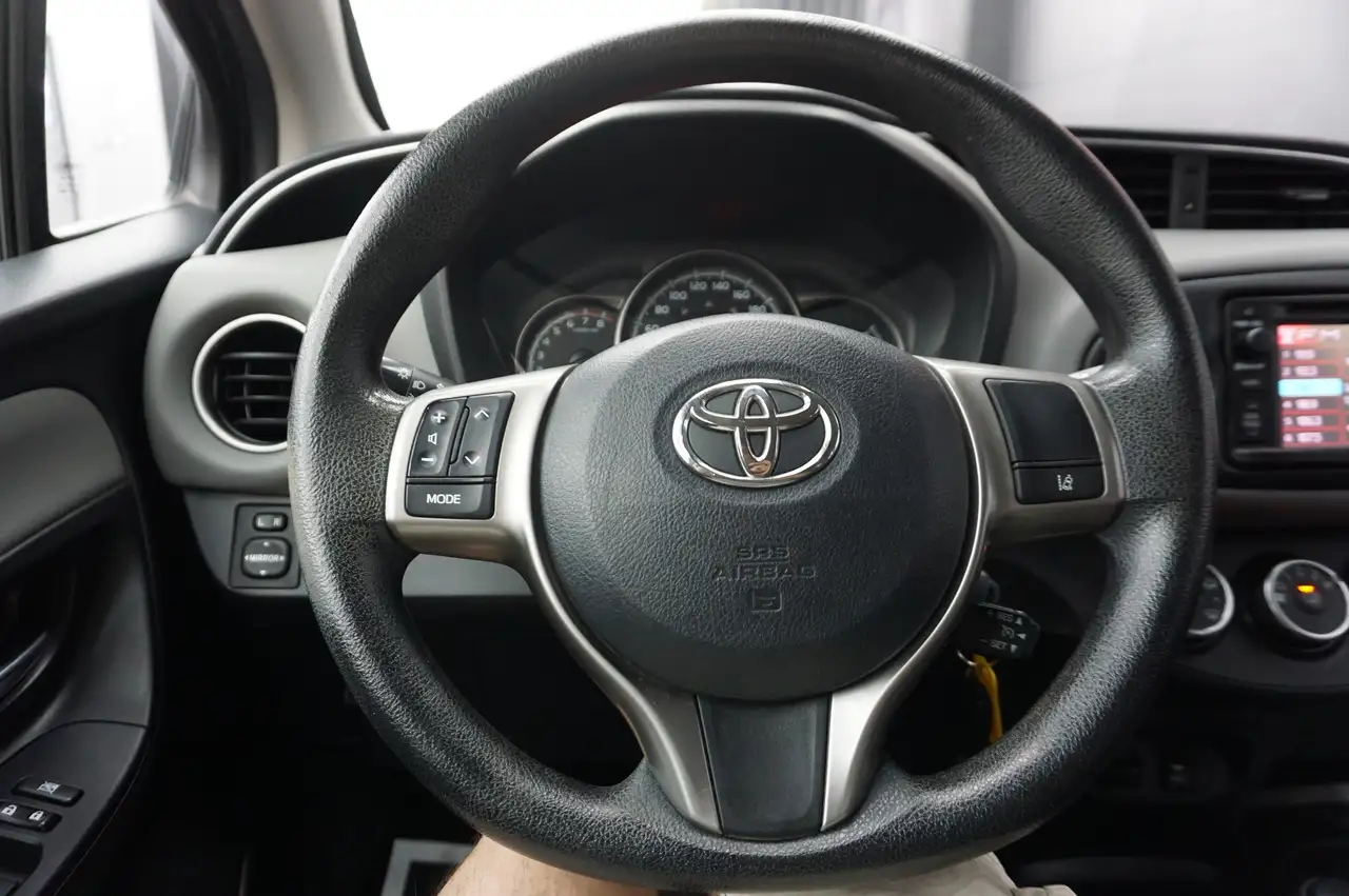 Toyota Yaris снимка Toyota Yaris