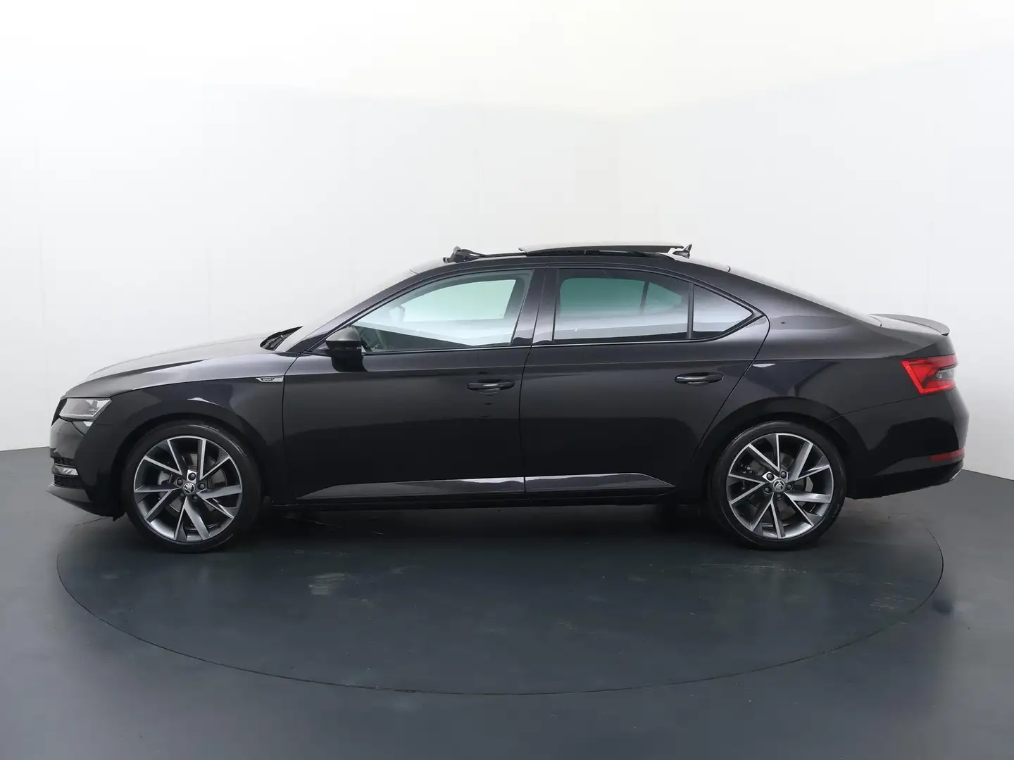 Skoda Superb Sportline Business Edition 1.5 TSI 150 pk DSG | Au Černá - 2