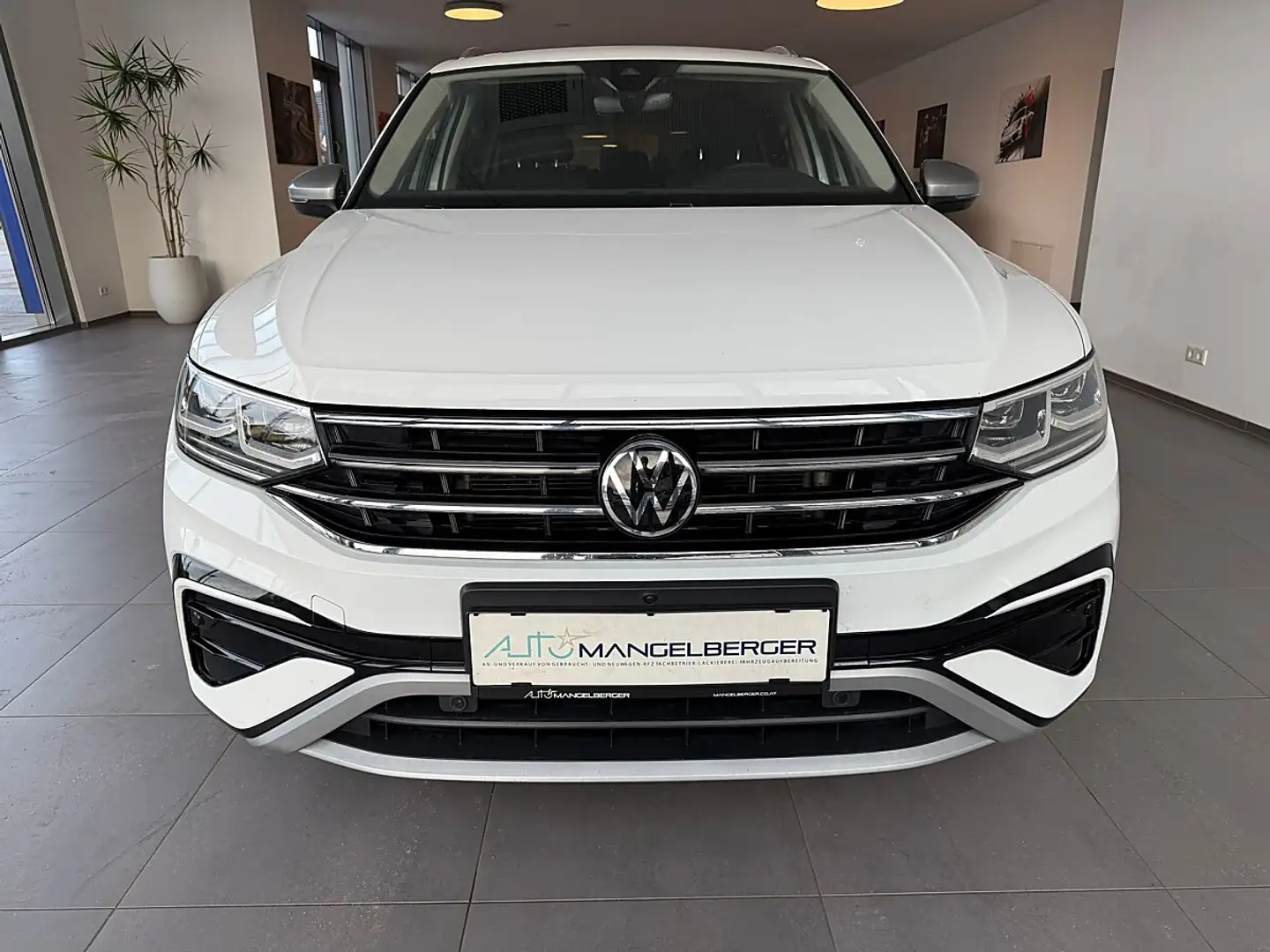 Volkswagen Tiguan Allspace Tiguan 2,0 TDI SCR DSG 4Motion Allspace Eleganc... Weiß - 2