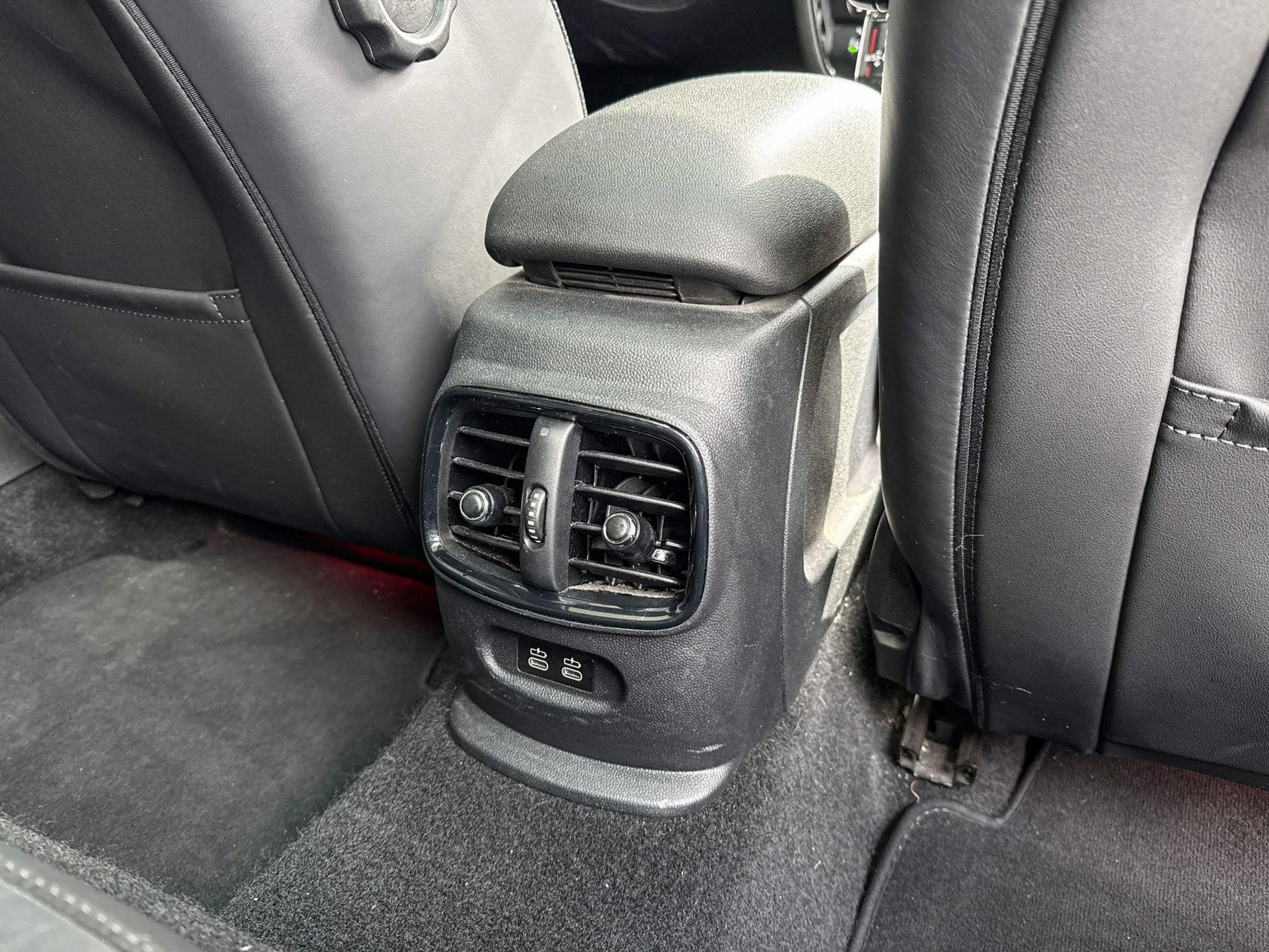 MINI John Cooper Works Clubman 2.0 JCW ALL4 Chili — photo 10