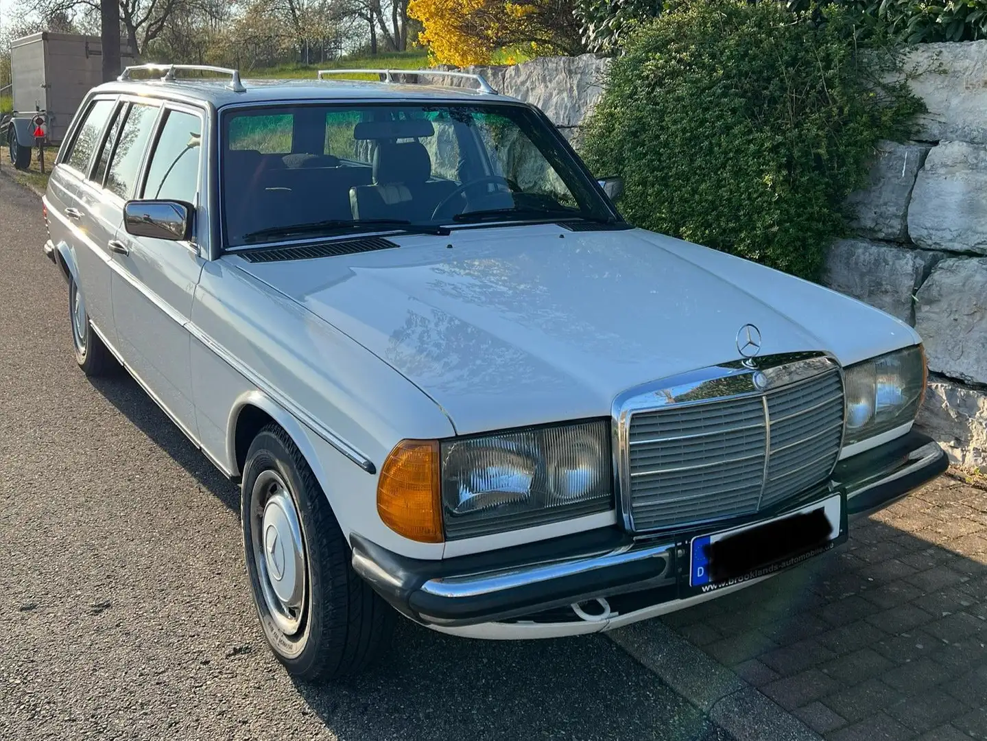 Mercedes-Benz 200 Baureihe 123 T Weiß - 1
