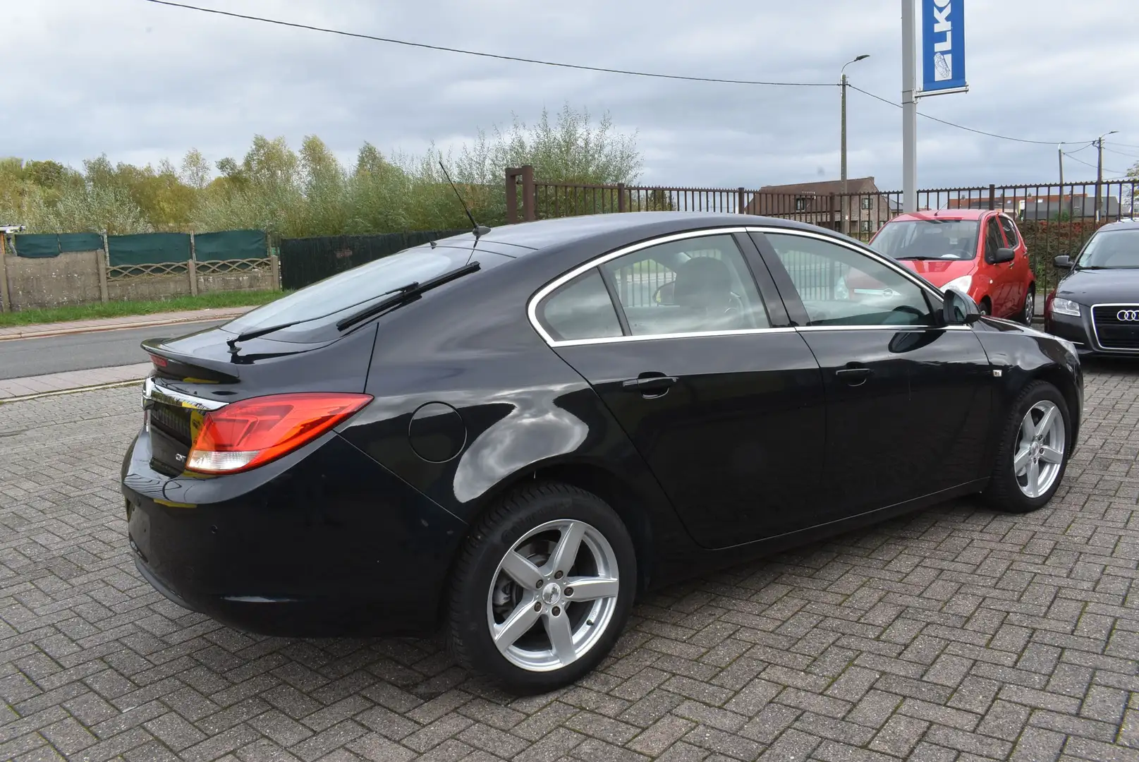 Opel Insignia Limousine HB 2.0 CDTi ecoFLEX Comfort Airco Noir - 2