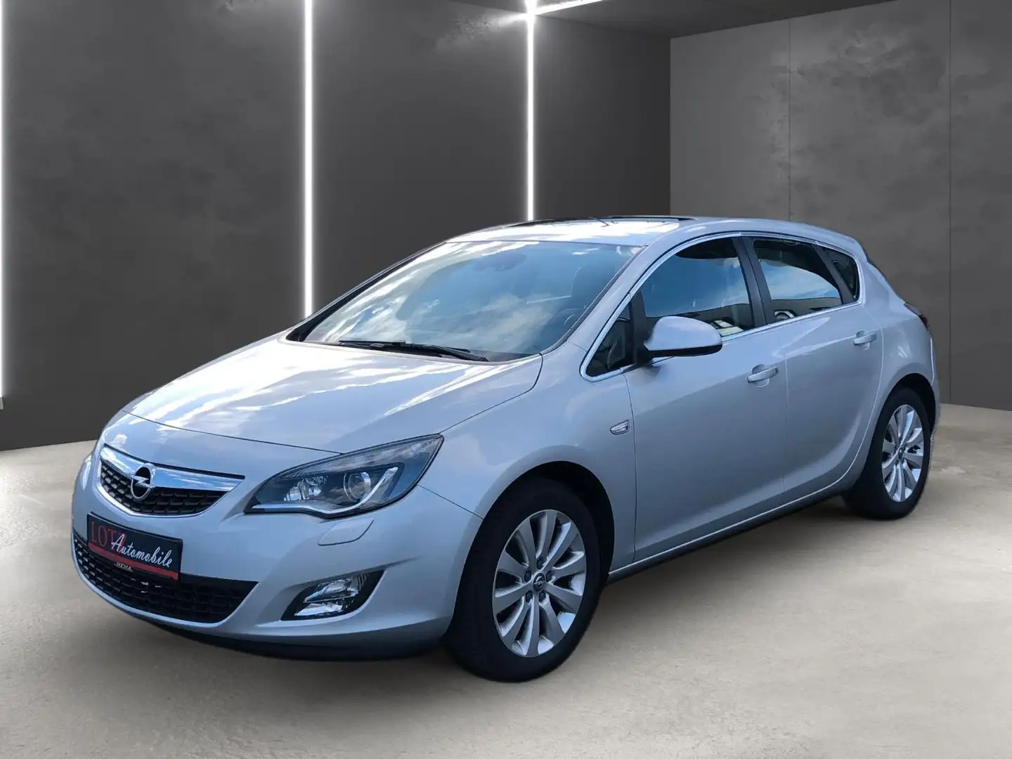 Opel Astra J Lim. 5-trg. Innovation Silber - 2
