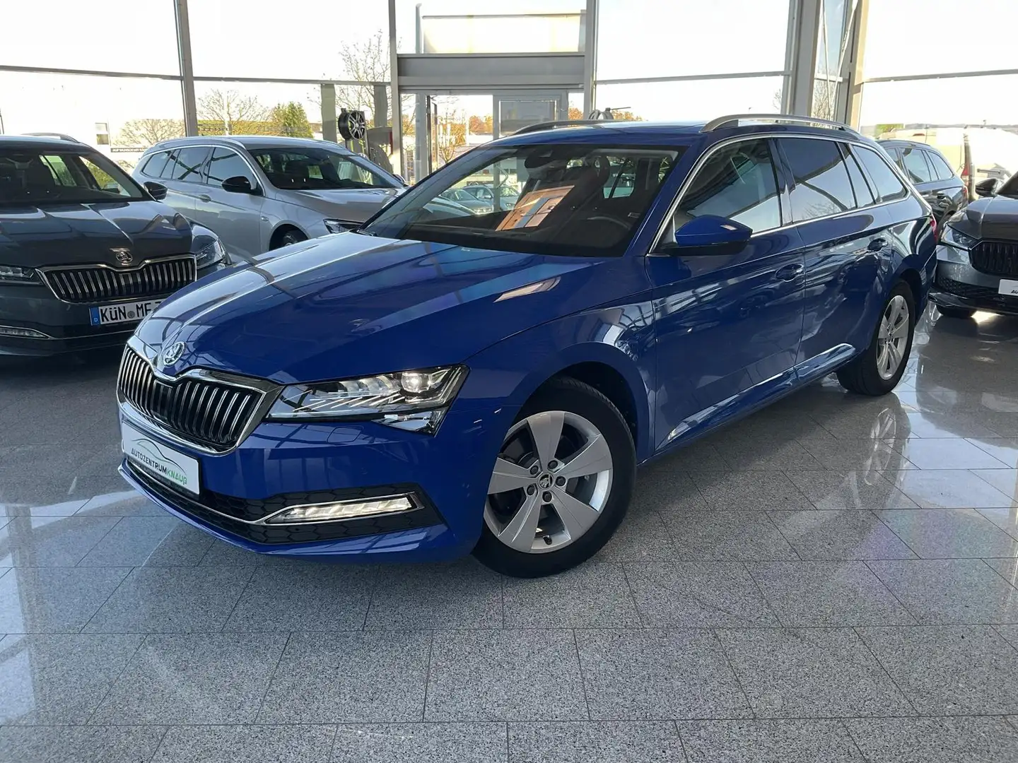 Skoda Superb 1.5TSI Style LED AHK ACC R-Kam el.Sitze 3-Zonen-Kl Blau - 1