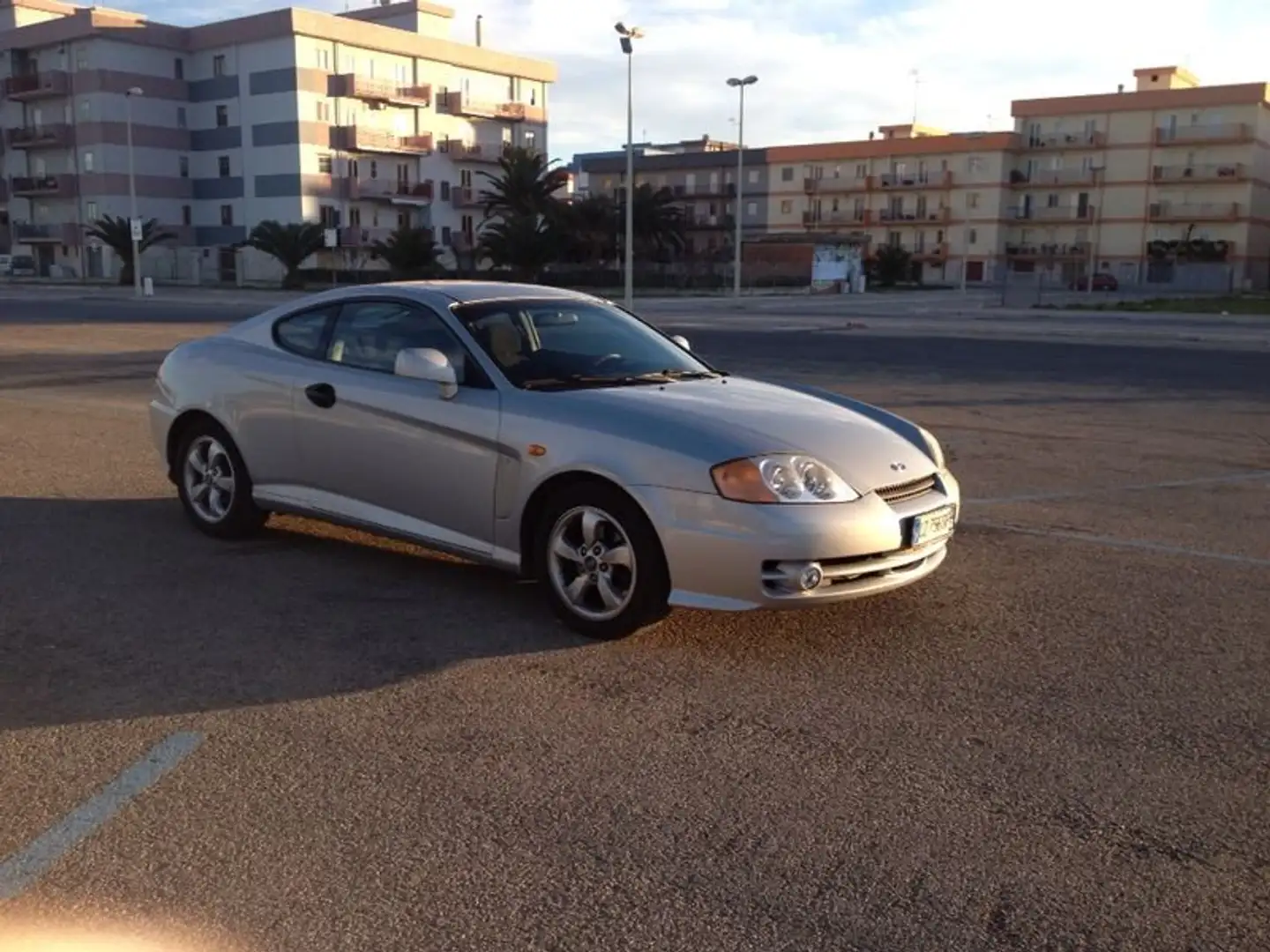 Hyundai Coupe Coupé 1.6 16V Comfort - 2