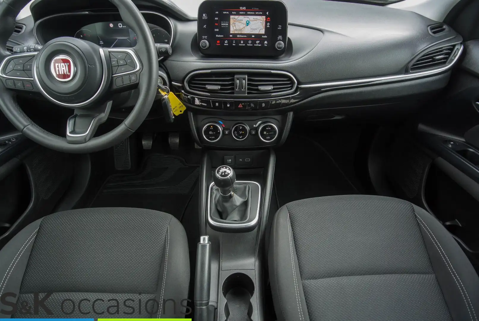 Fiat Tipo Stationwagon 1.0 NAVI PDC+Camera Lane assist expor Zwart - 2